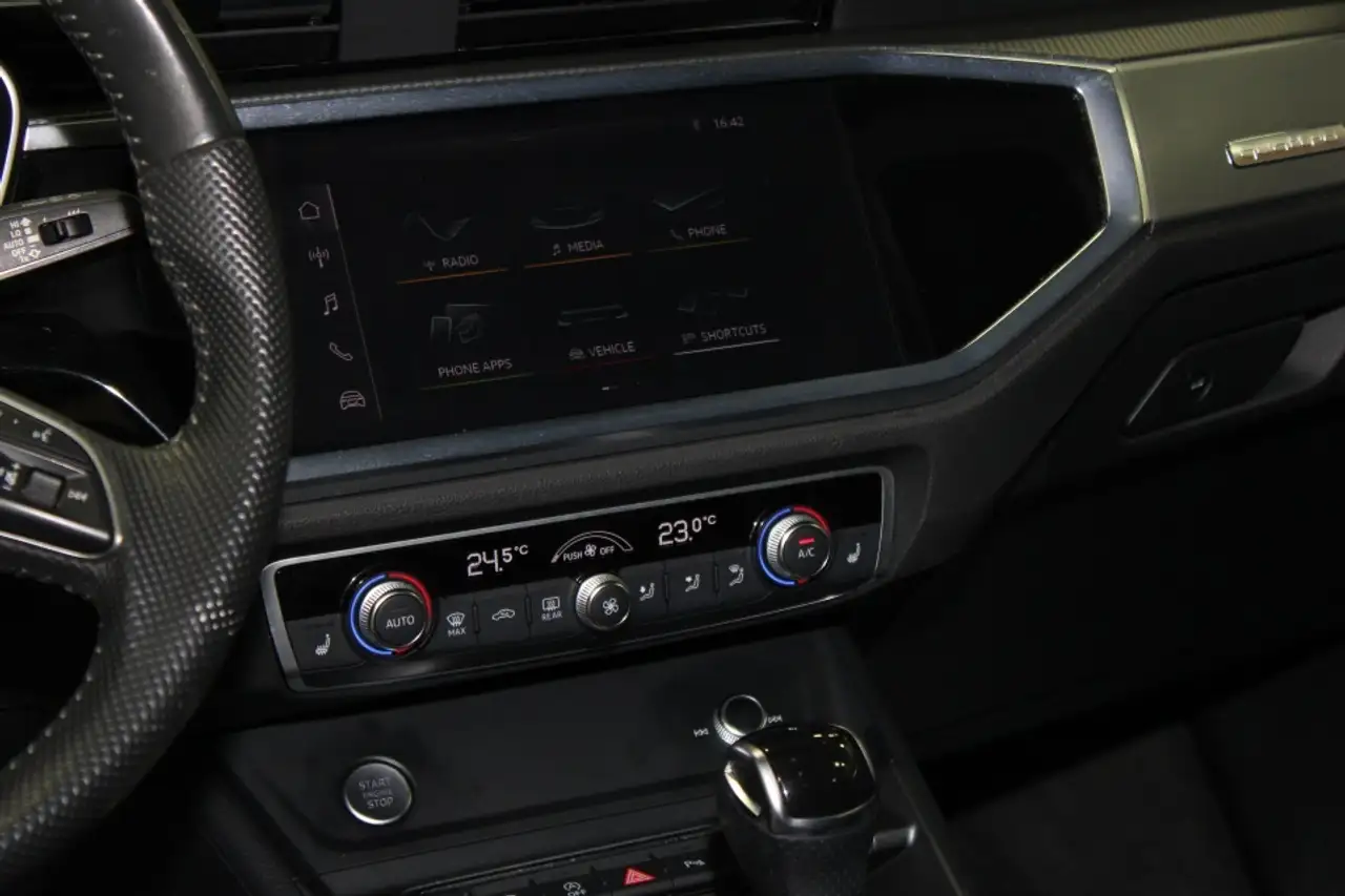 Audi Q3 снимка Audi Q3