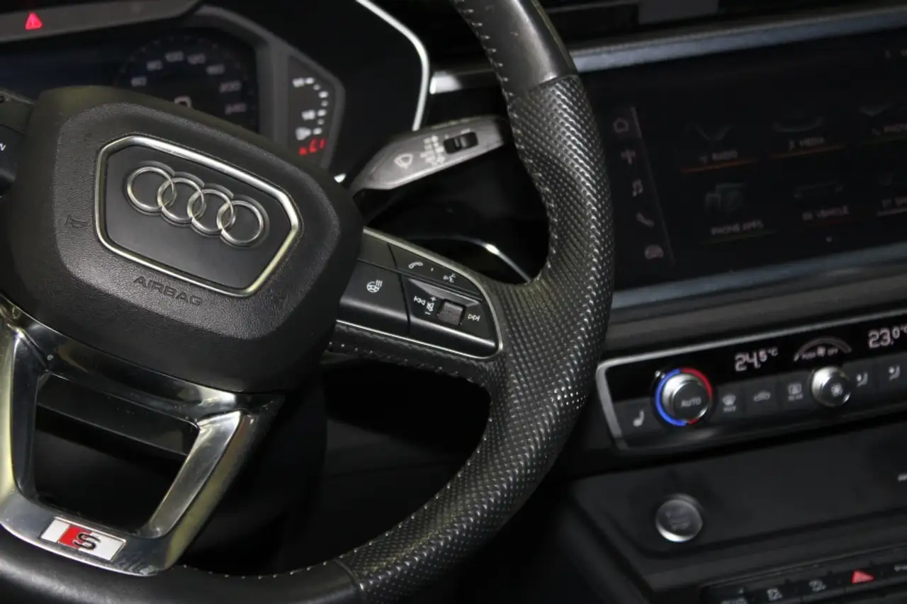 Audi Q3 снимка Audi Q3