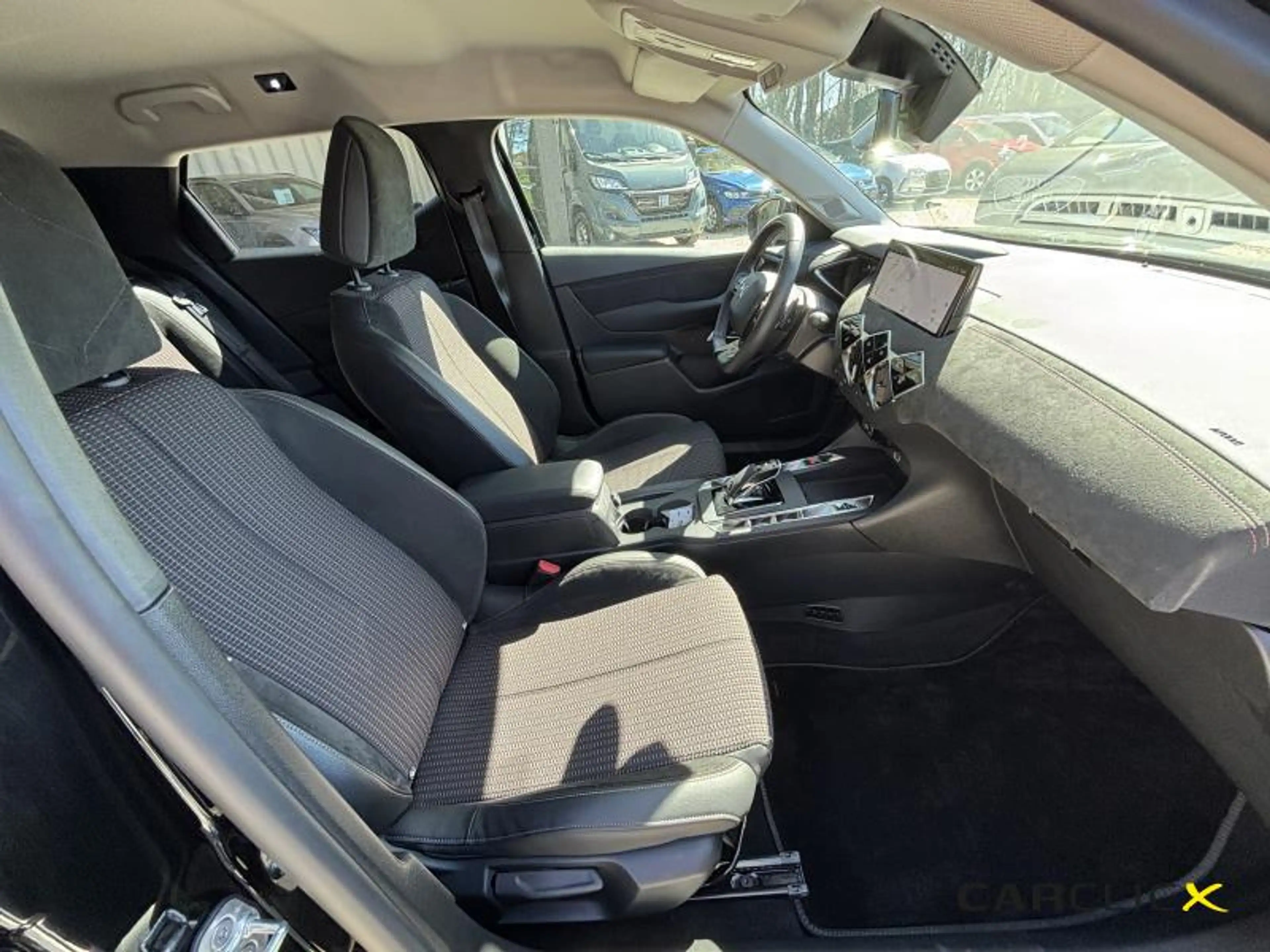 DS Automobiles DS 3 Crossback Etoile HEV — photo 9