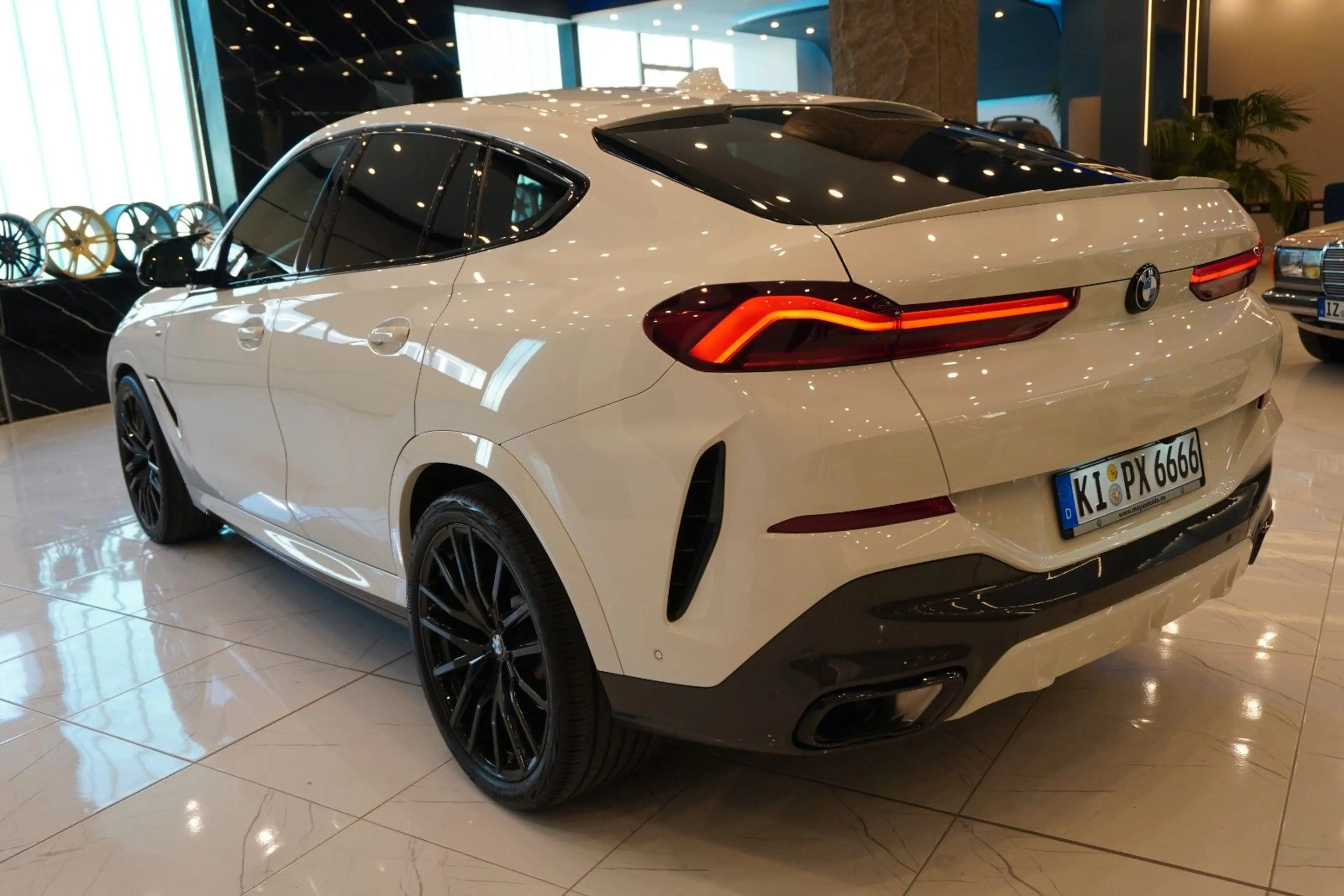 BMW X6 xDrive 30 d M Sport*H&K*LASER*PANO*22*M-SITZE — photo 7