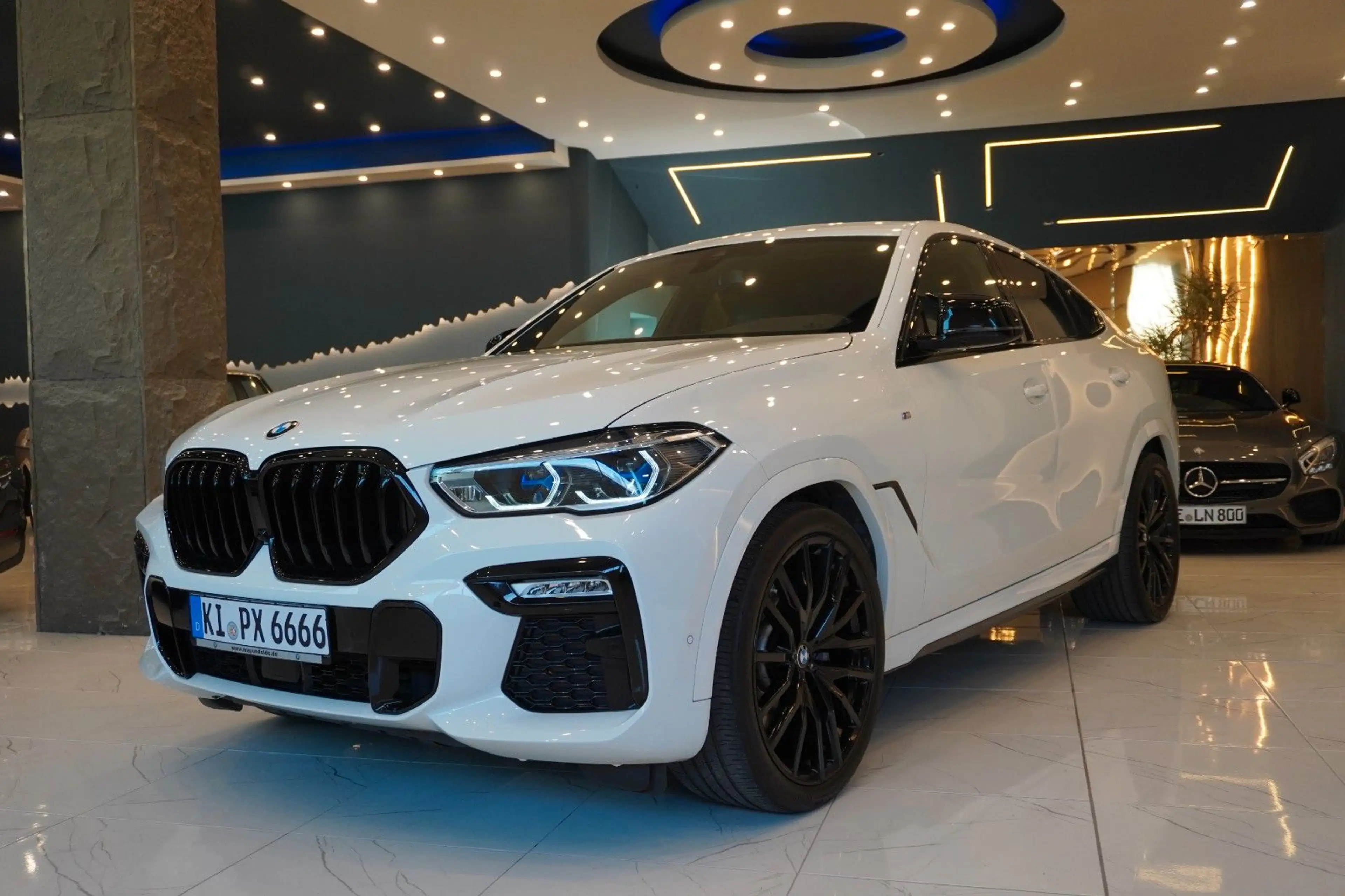 BMW X6 xDrive 30 d M Sport*H&K*LASER*PANO*22*M-SITZE — photo 2