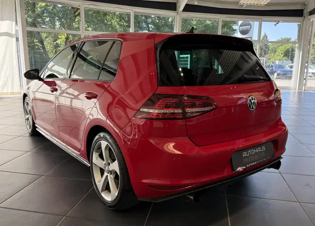 Volkswagen Golf view 5