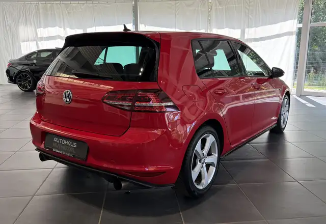 Volkswagen Golf view 6
