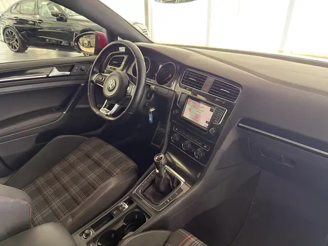 Volkswagen Golf view 9