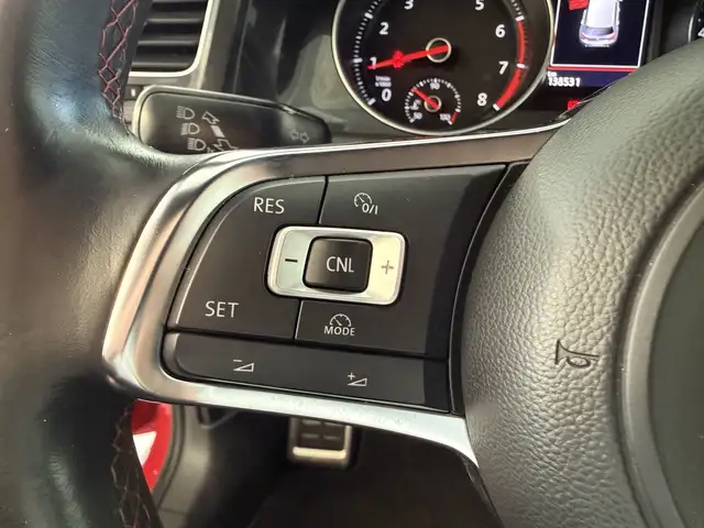 Volkswagen Golf view 14