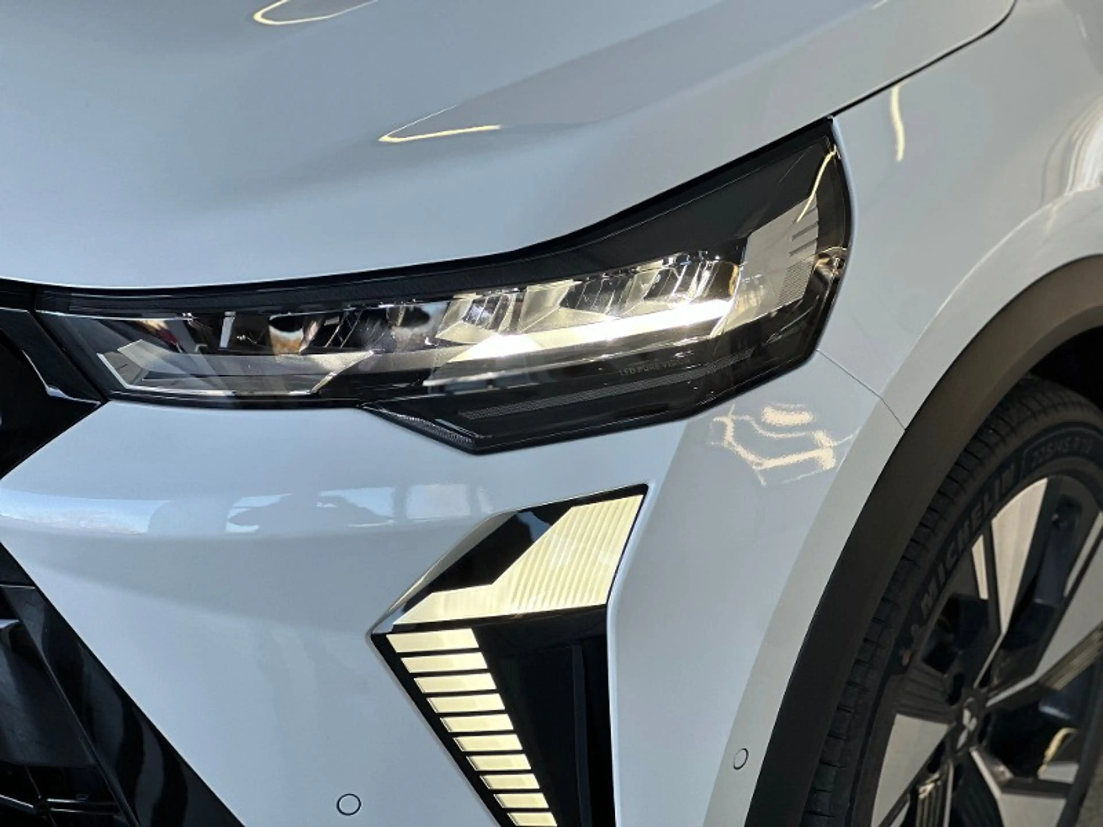 Mitsubishi Grandis Intro Edition 1.8 Hybrid — photo 3