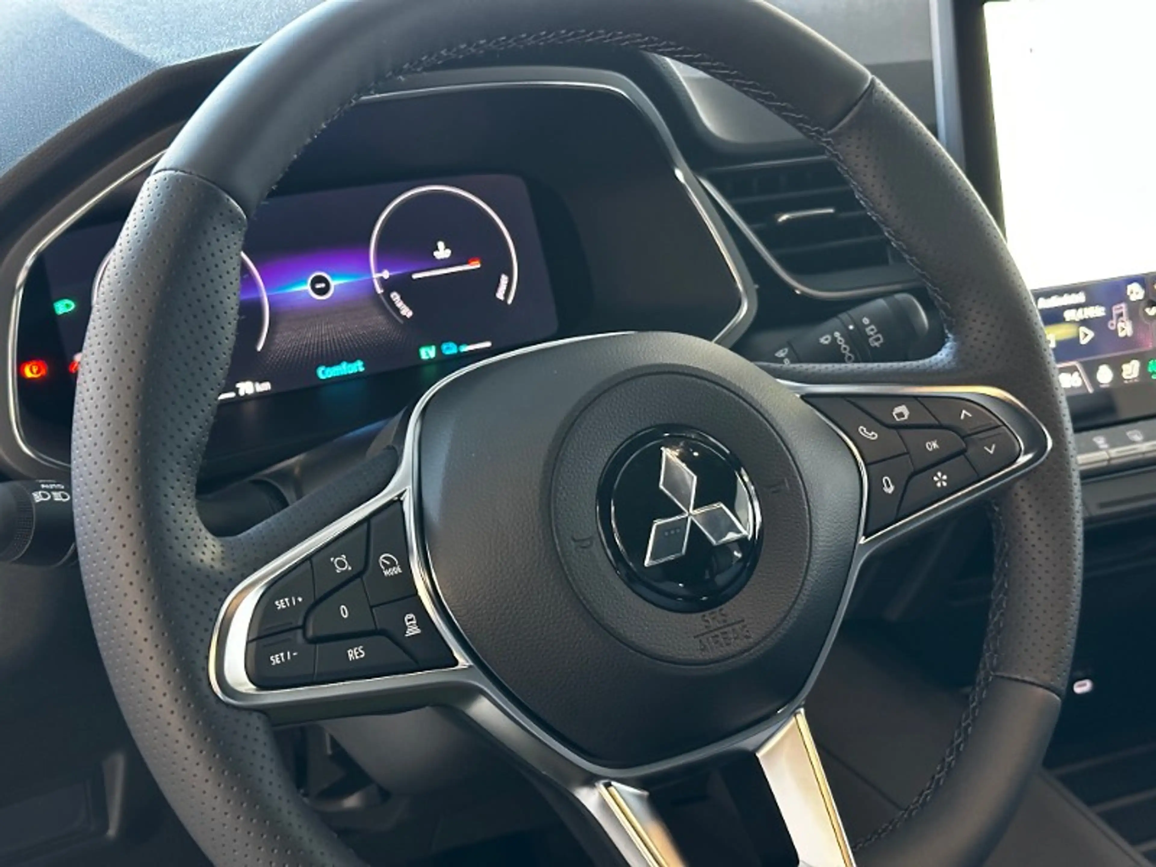 Mitsubishi Grandis Intro Edition 1.8 Hybrid — photo 12