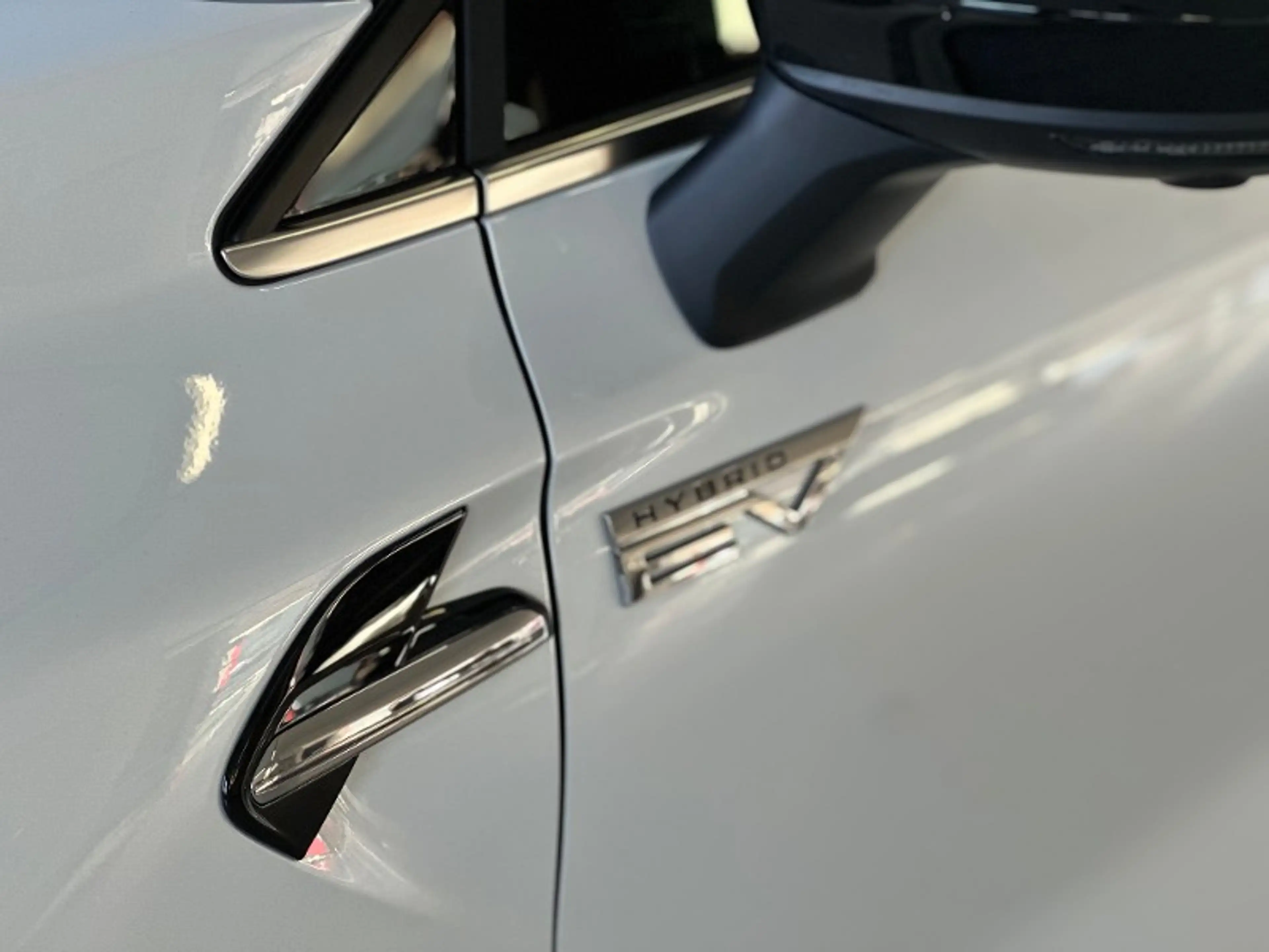 Mitsubishi Grandis Intro Edition 1.8 Hybrid — photo 5