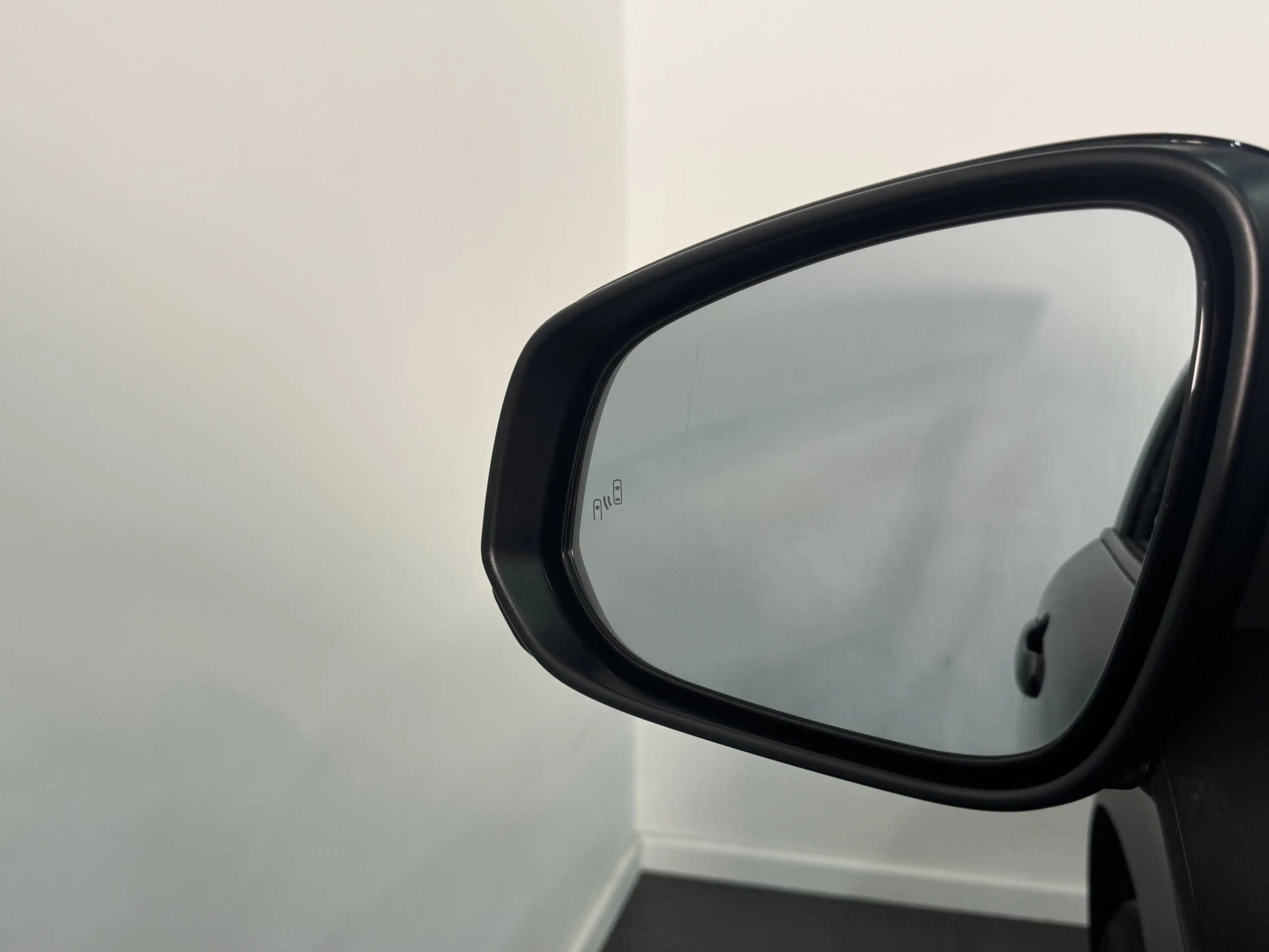 Toyota Corolla Cross 2.0 High Power Hybrid Launch Edition | Elektrische — photo 11