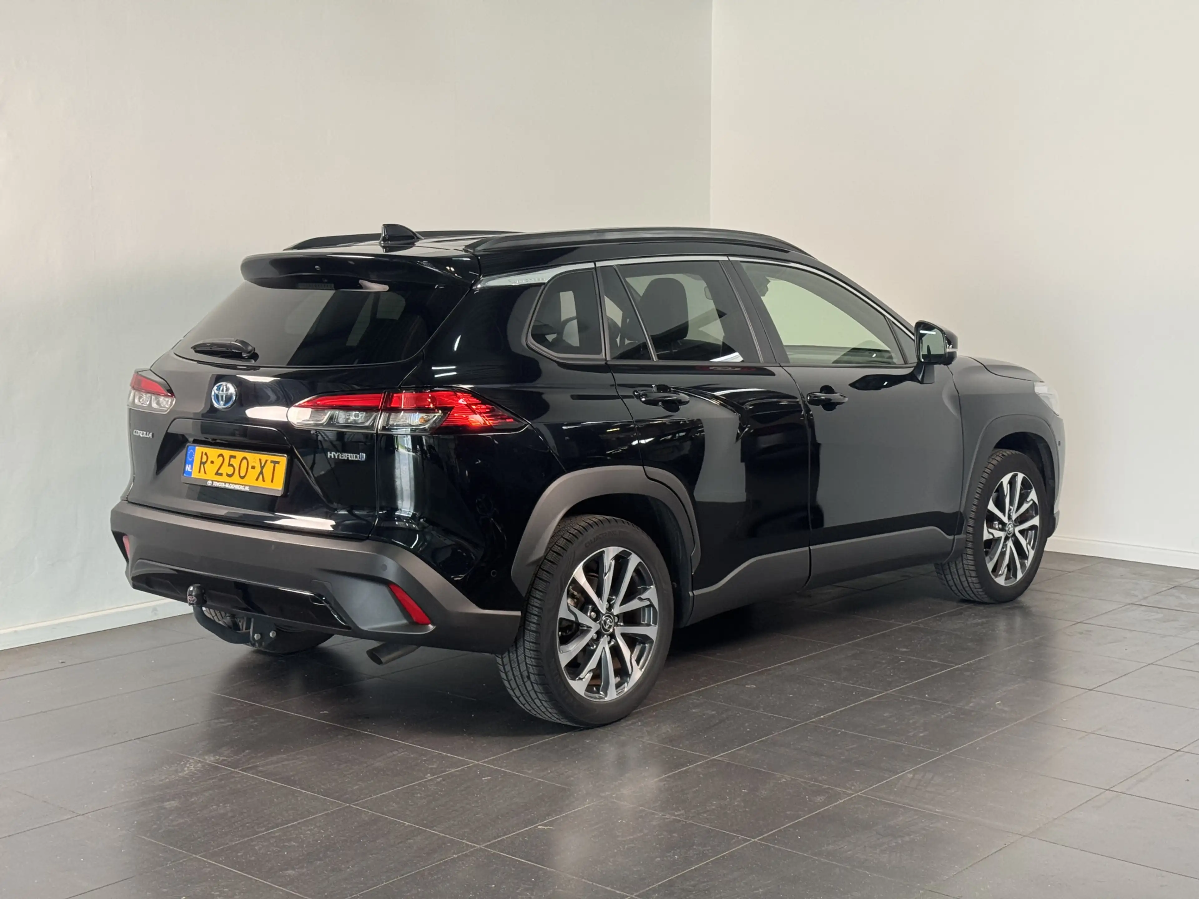 Toyota Corolla Cross 2.0 High Power Hybrid Launch Edition | Elektrische — photo 8