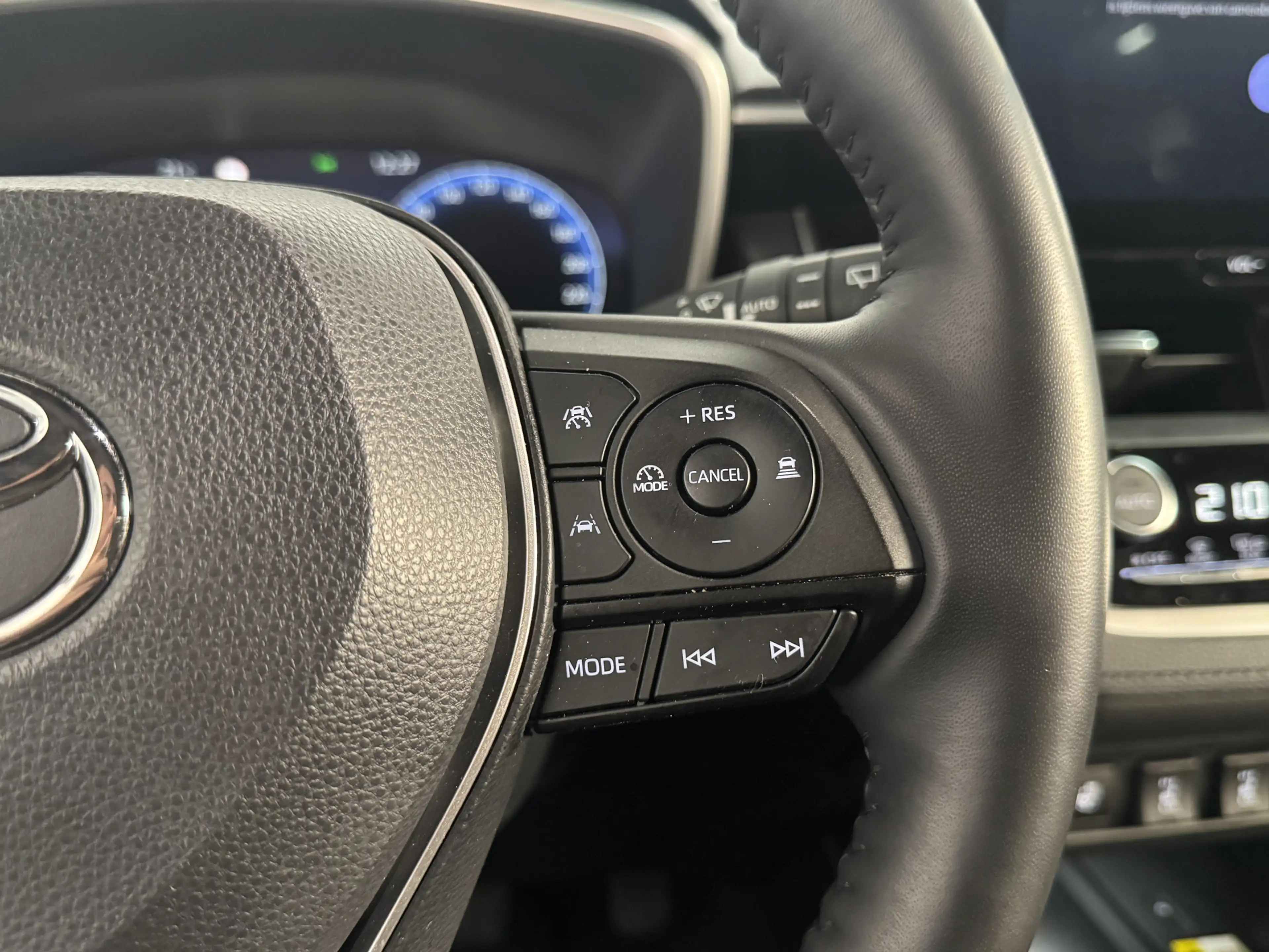Toyota Corolla Cross 2.0 High Power Hybrid Launch Edition | Elektrische — photo 15