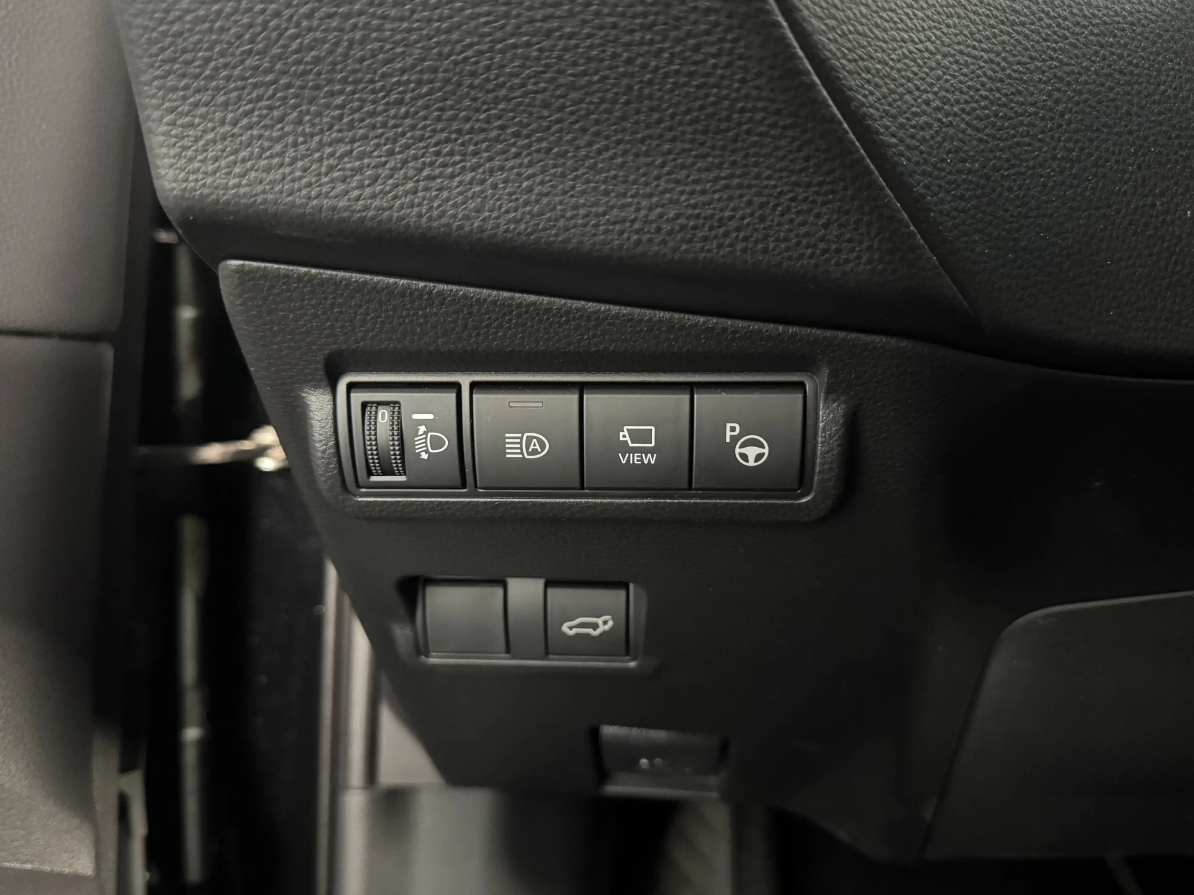 Toyota Corolla Cross 2.0 High Power Hybrid Launch Edition | Elektrische — photo 12
