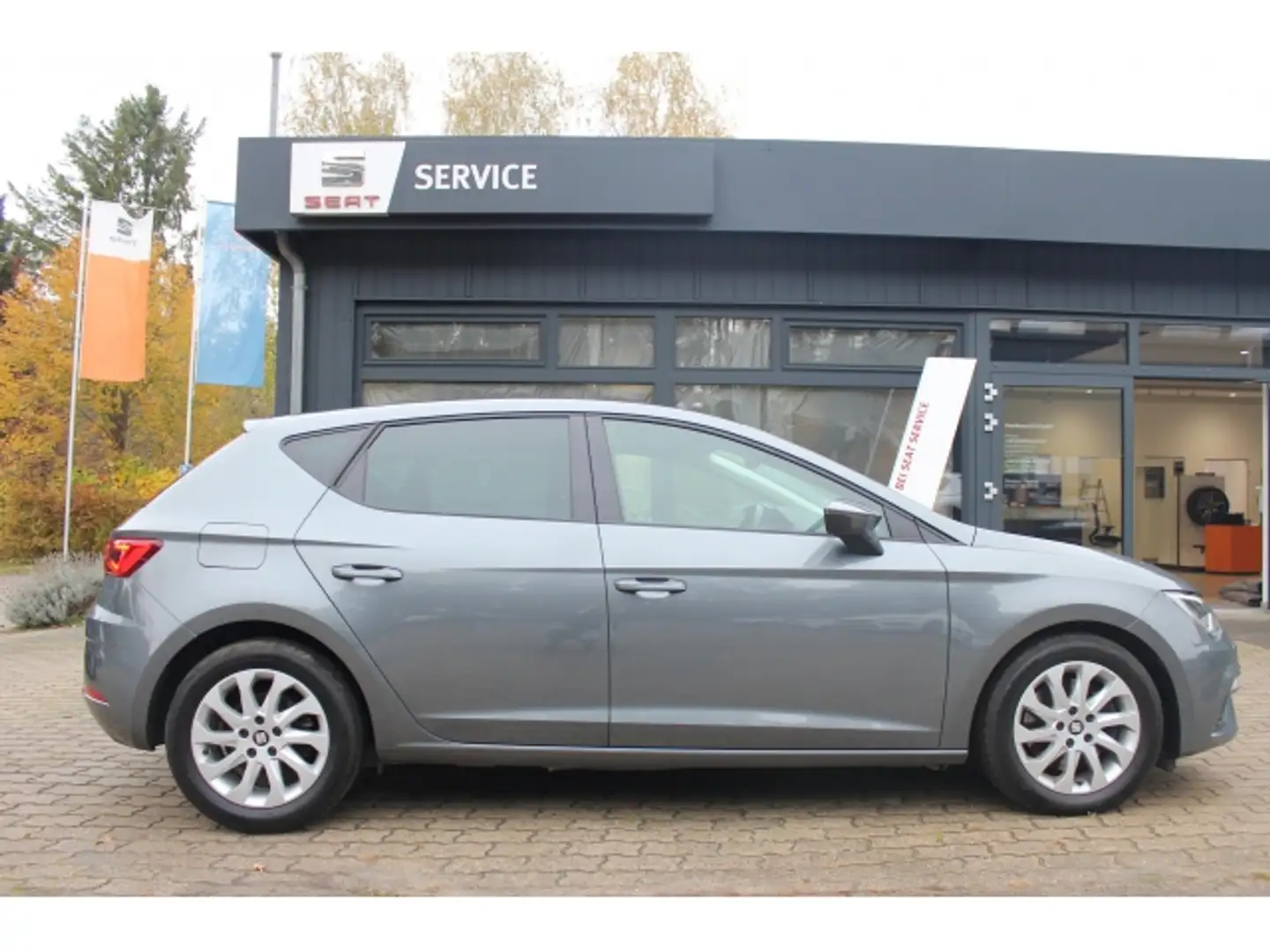 SEAT Leon Leon 1.8 TSI FR LED. Navi. Beats. SHZ. PDC. ACC. A Grau - 1