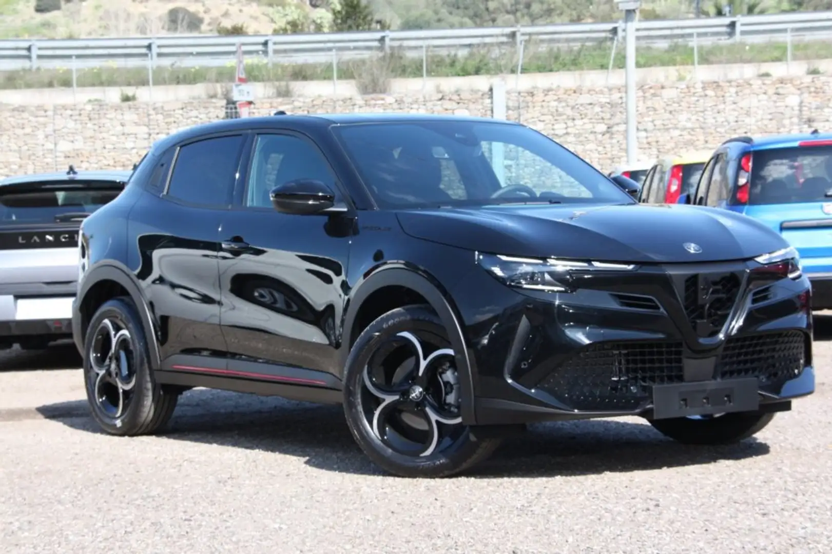 Alfa Romeo Junior 1.2 145 CV Hybrid eDCT6 Speciale Nero - 2