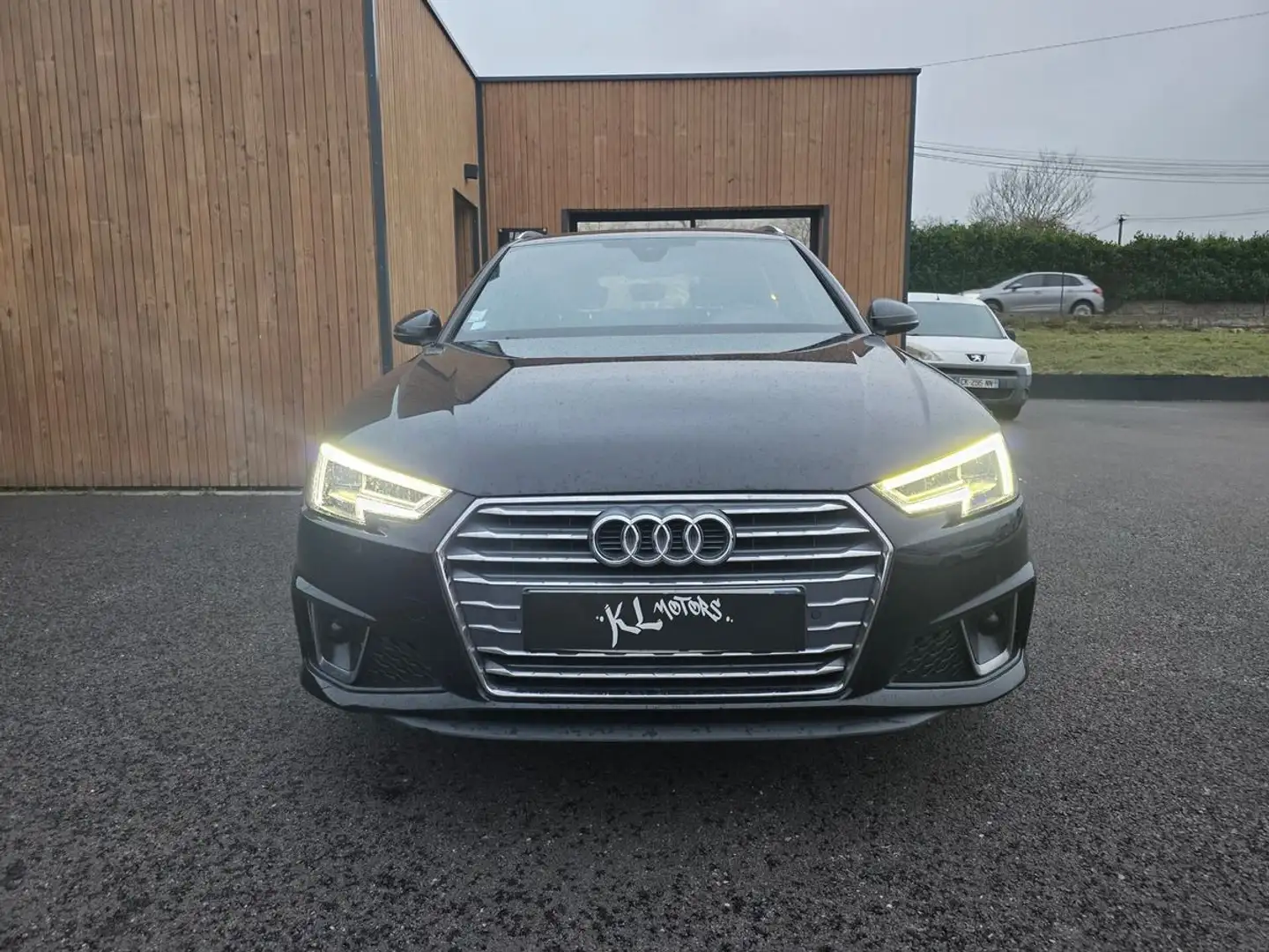 Audi A4 2.0L TDI 150CH / S LINE / S-TRONIC / 35TDI Noir - 2