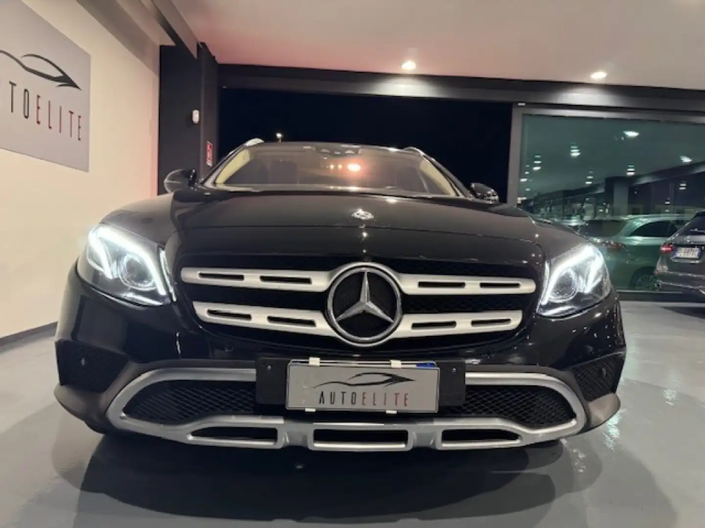 Mercedes-Benz E 220 d S.W. 4Matic 194CV Premium Plus All-Terrain Nero - 2