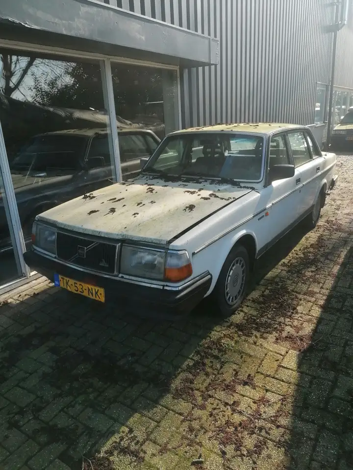 Volvo 240 2.3 GL, foto 6