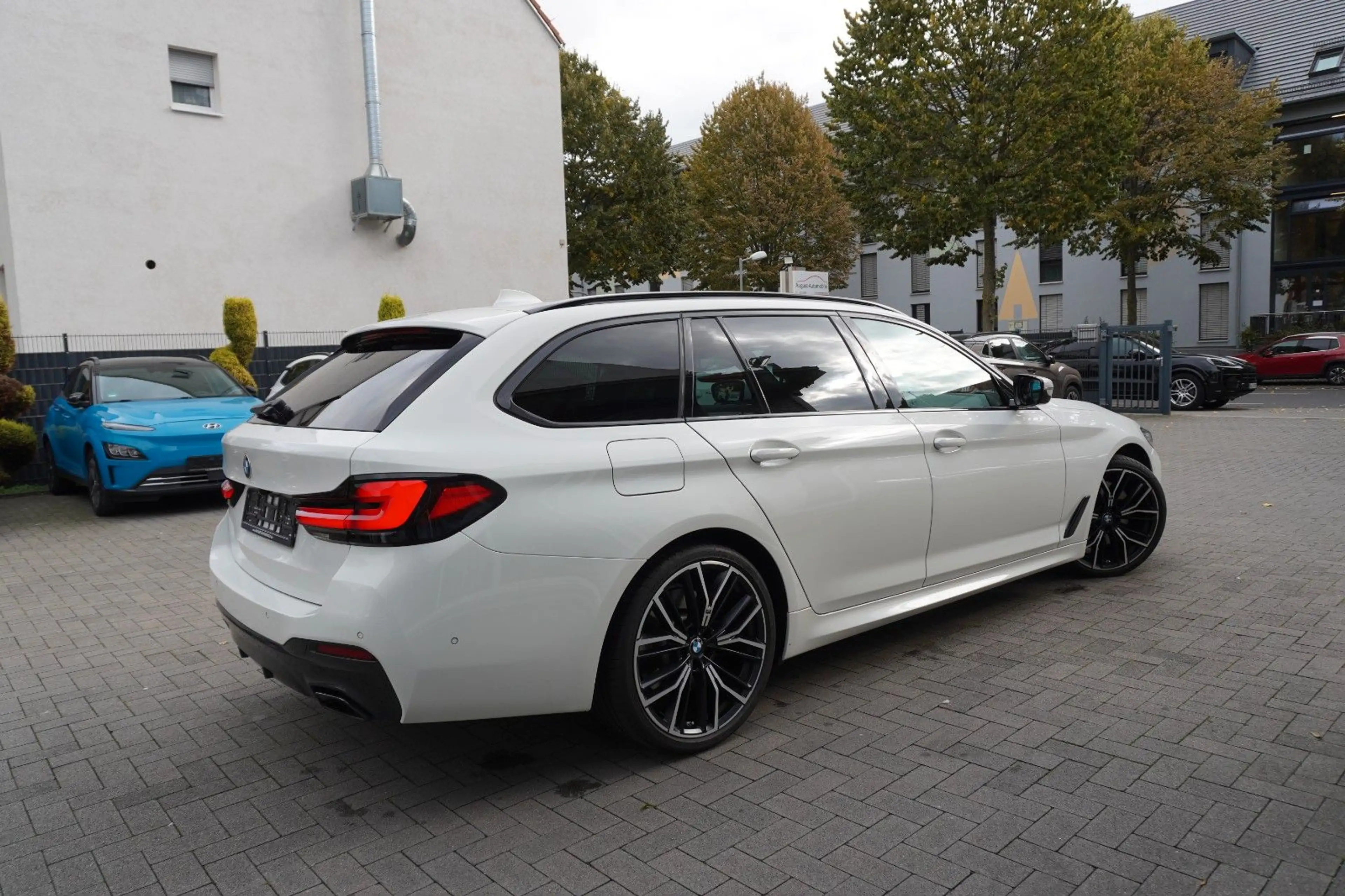 BMW 540 d xDrive Touring M Sport DrAsPr LCP 360 StHzg — photo 9