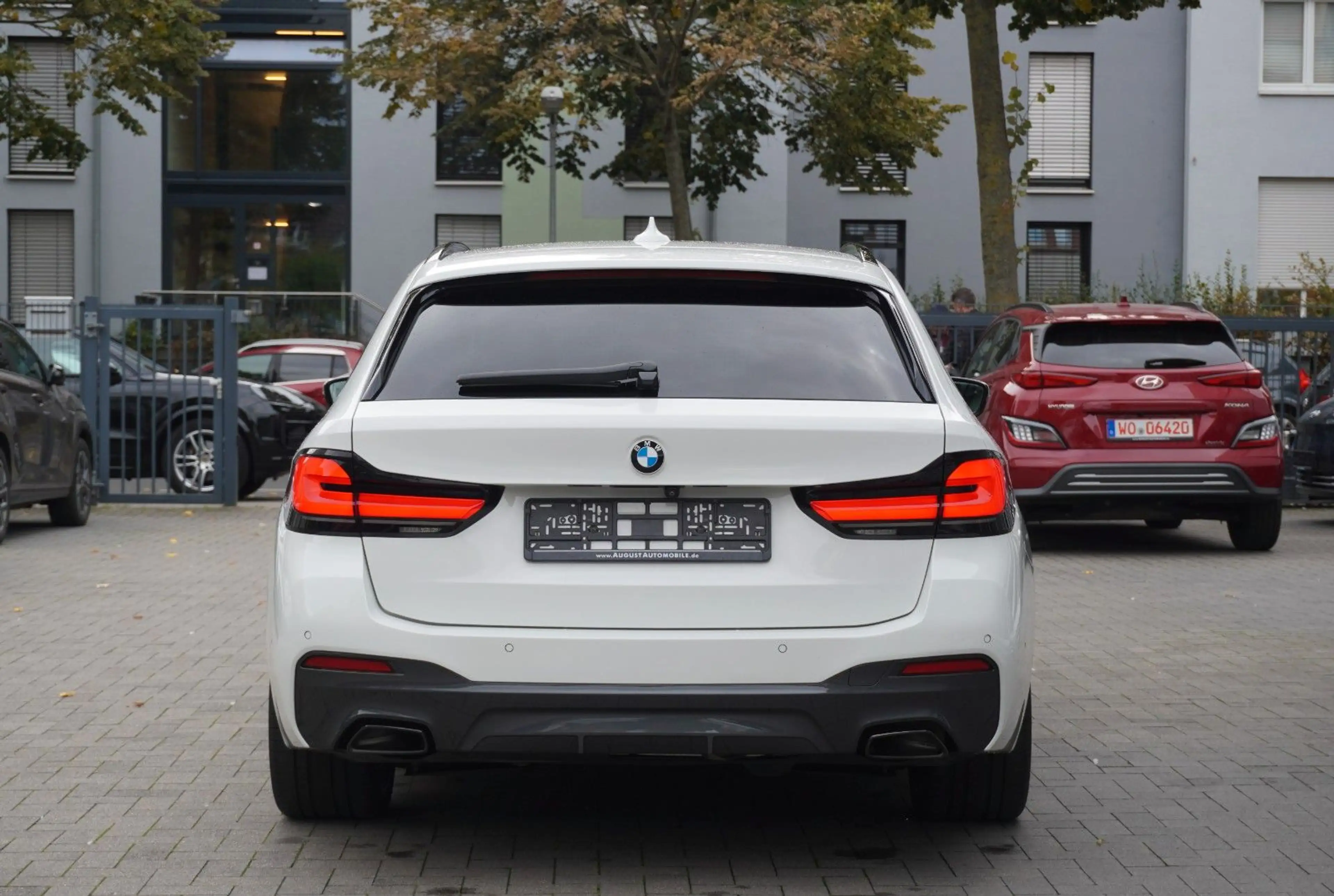 BMW 540 d xDrive Touring M Sport DrAsPr LCP 360 StHzg — photo 11