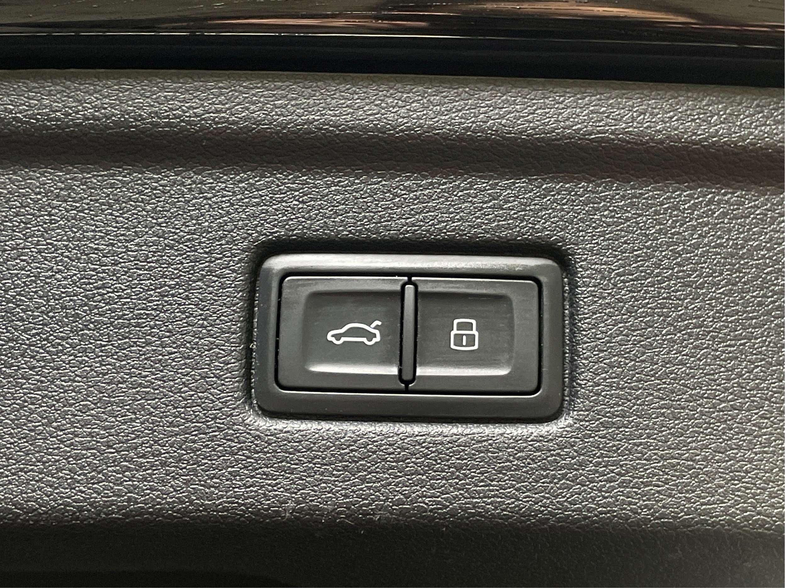 2019 Audi A5 Komfort AWD Mags Cuir Toit Ouvrant GPS Sièges Chau thumb 25