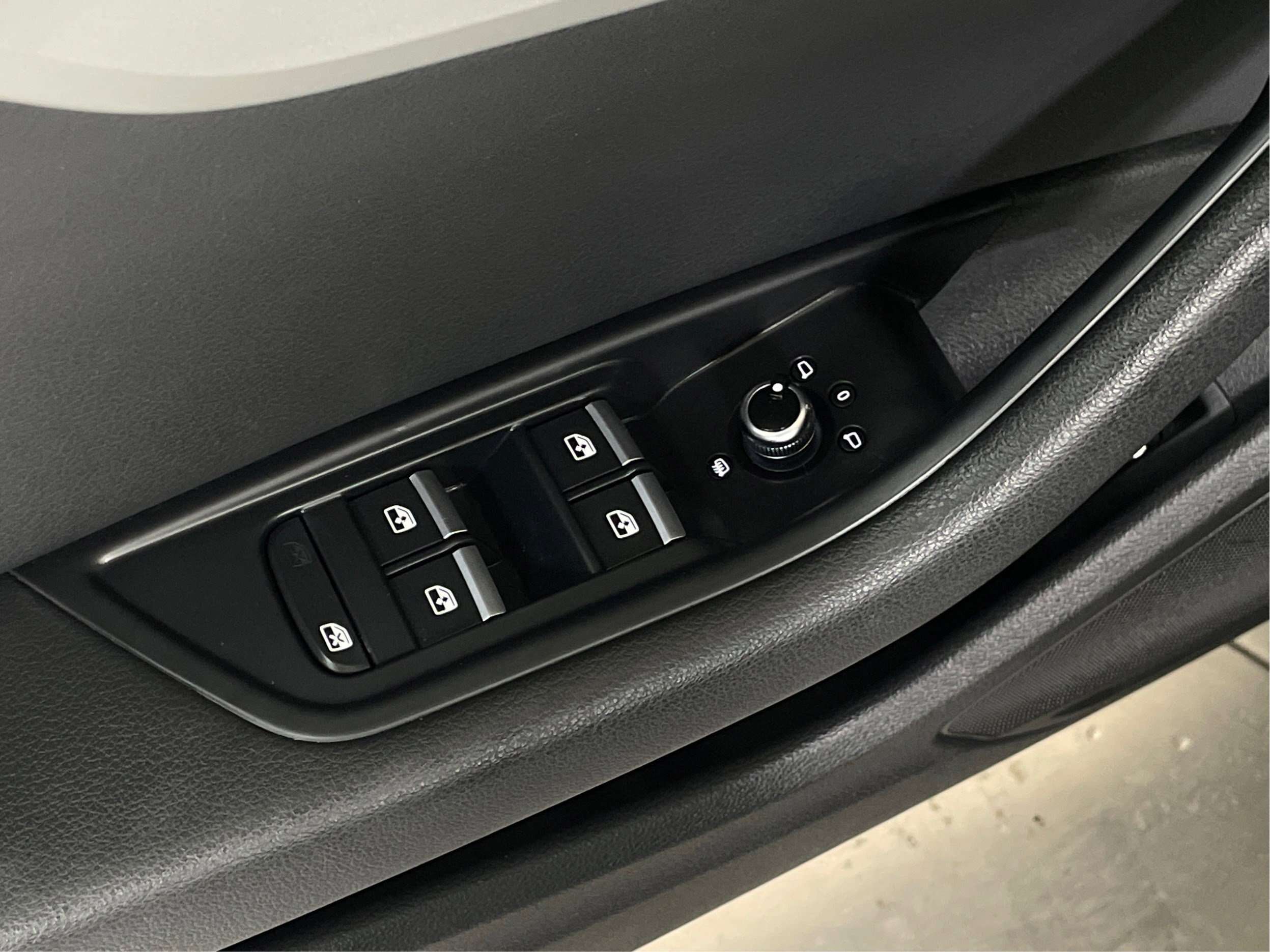 2019 Audi A5 Komfort AWD Mags Cuir Toit Ouvrant GPS Sièges Chau thumb 28