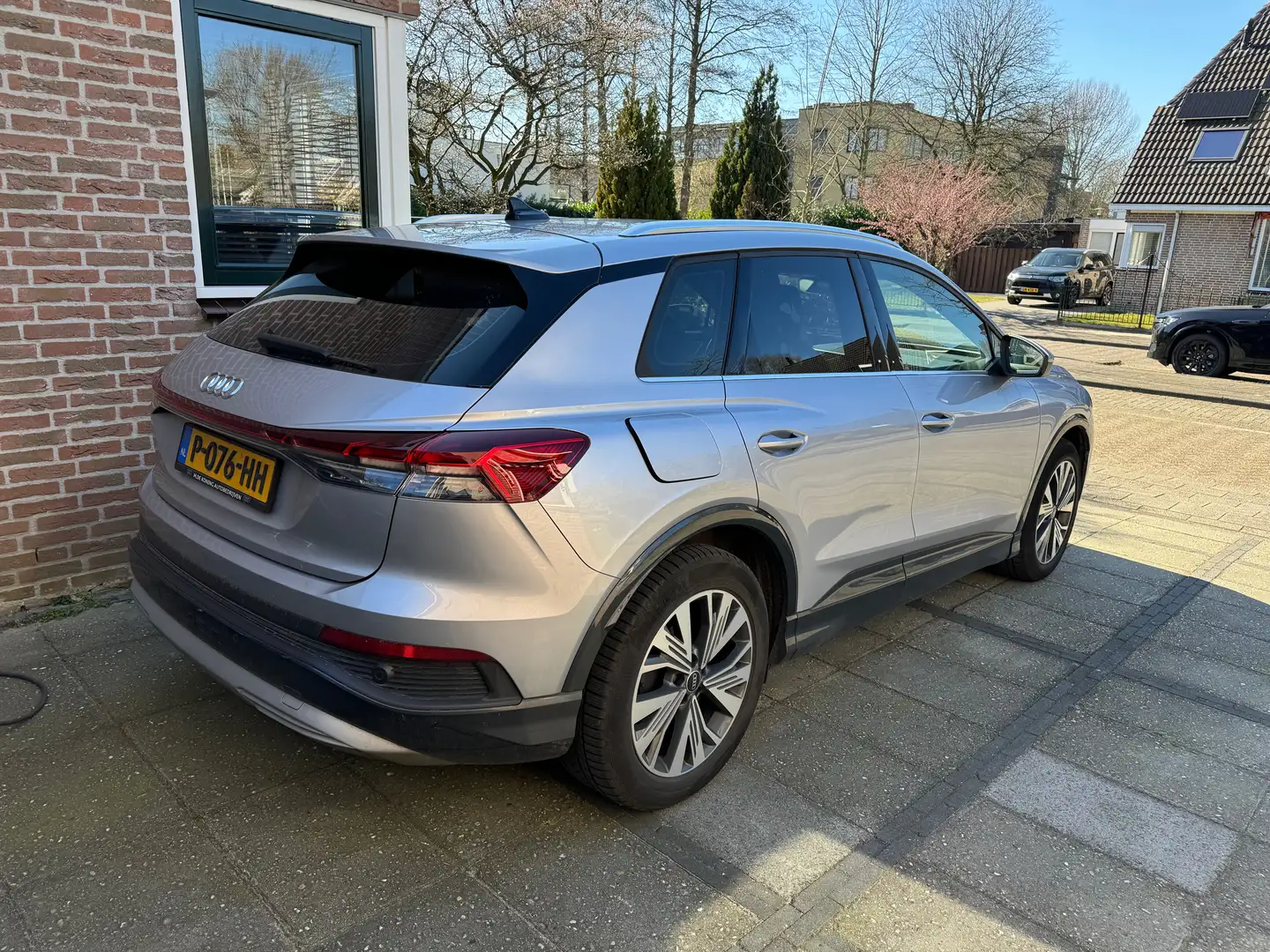 Audi Q4 e-tron Q4 e-tron L ed AdvPl 82 kWh Zilver - 1