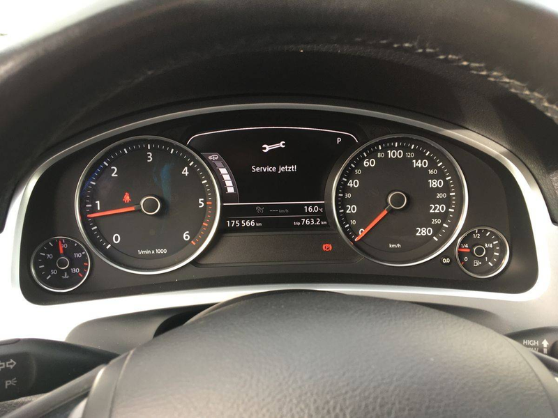 Volkswagen Touareg 3.0 TDI BlueMotion Exclusive Terrain Tech — photo 11