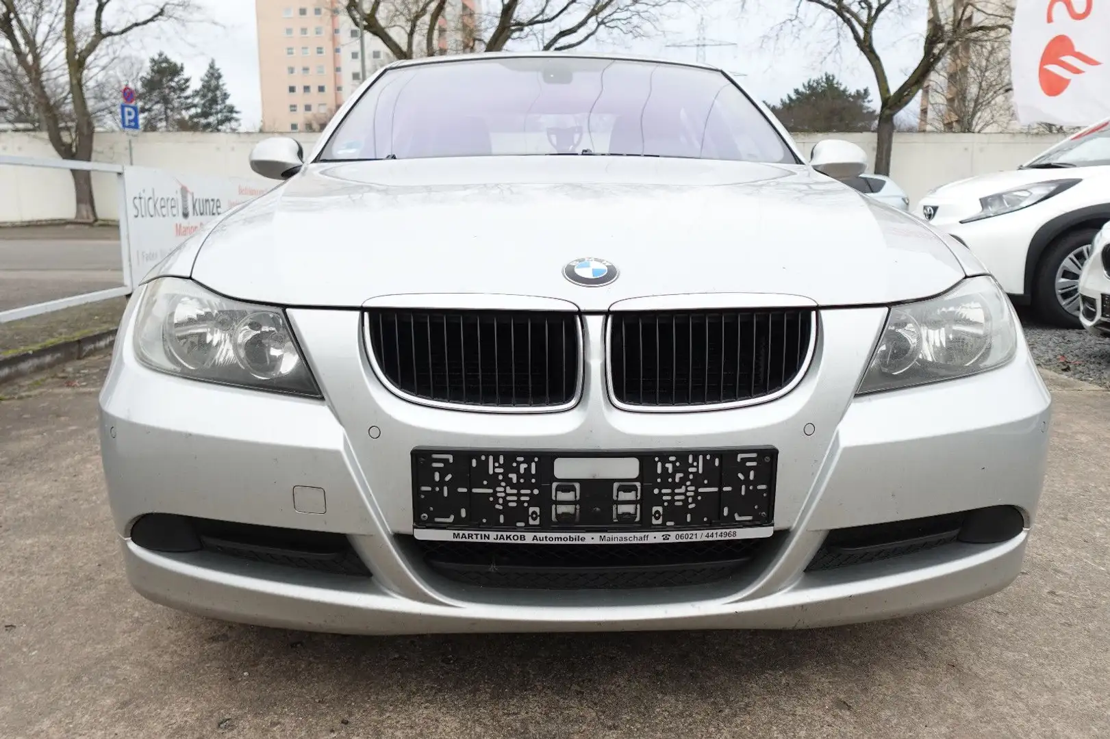 BMW 318 3 Limousine 318i+PDC+KLIMA+BC+ Zilver - 2