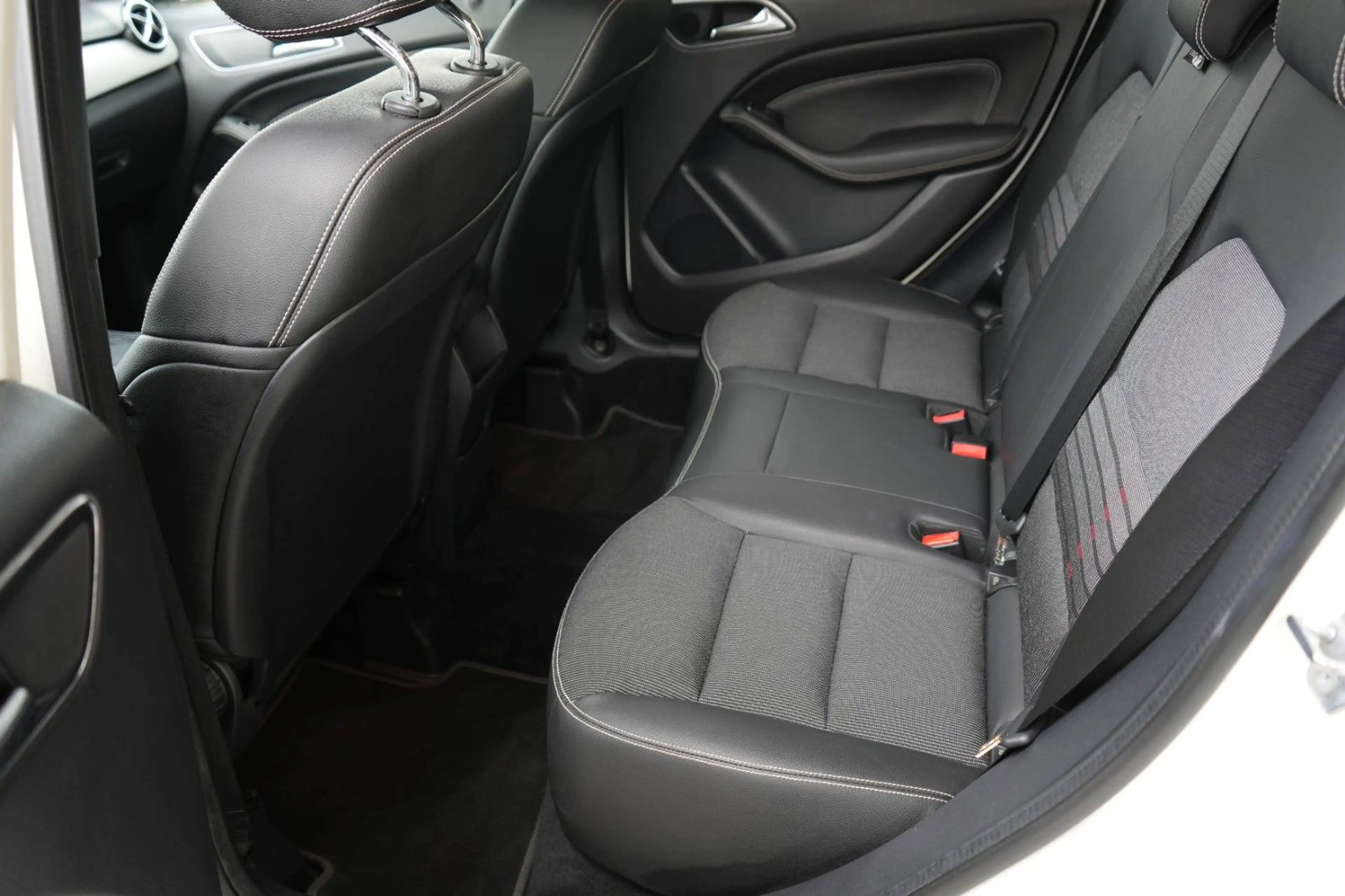 Mercedes-Benz B 220 4Matic Urban Style Edition NIGHT|BUSINESS — photo 13