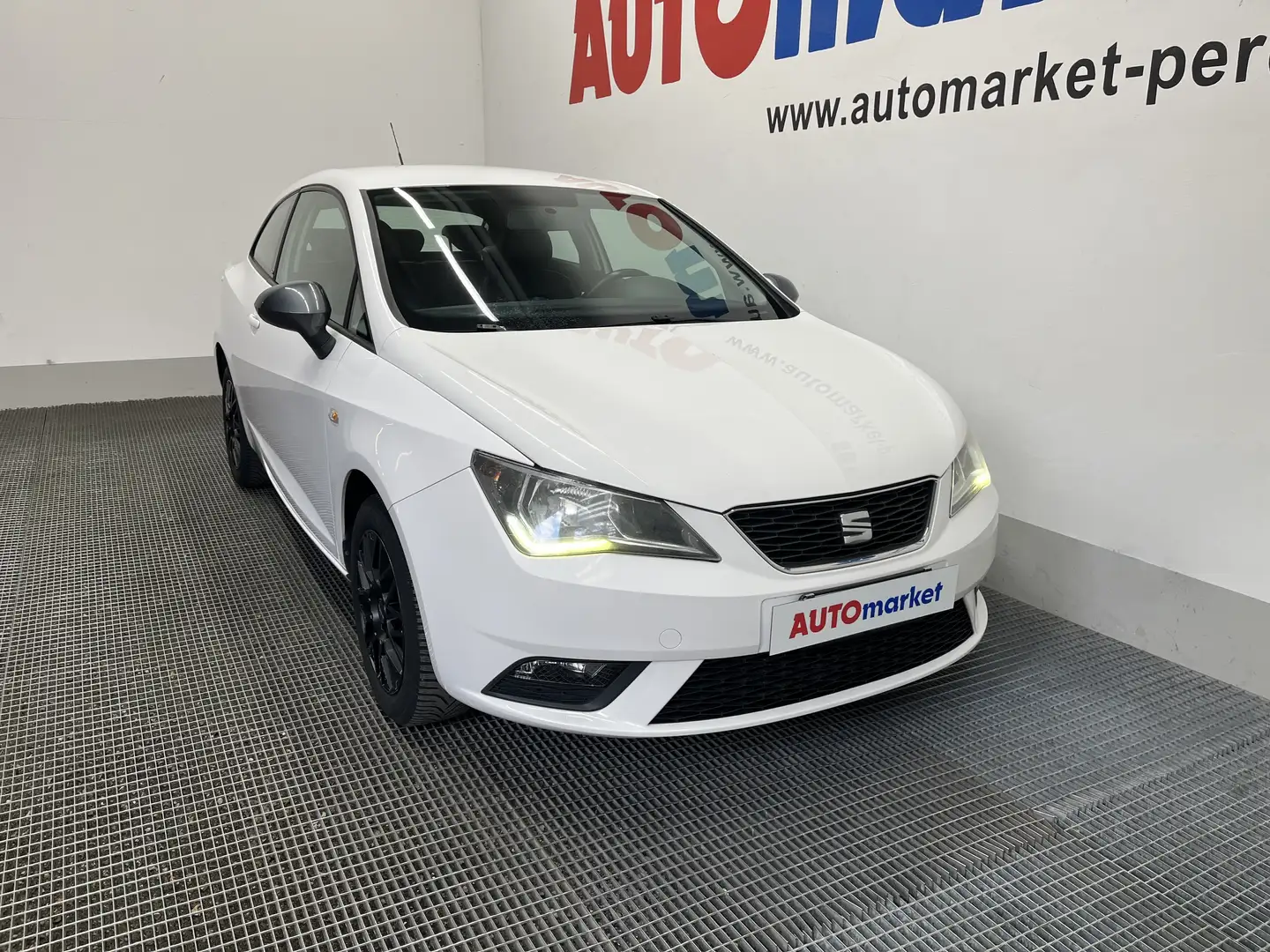 SEAT Ibiza SC 1.0 Connect 75cv Bianco - 2