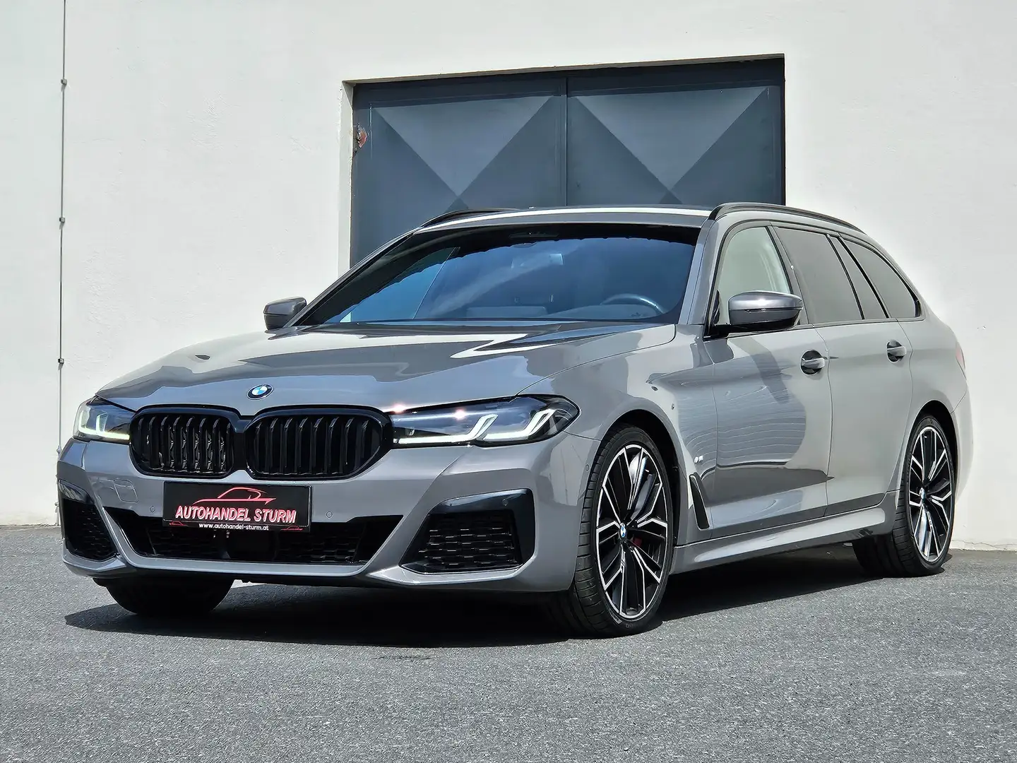 BMW 520 520d xDrive Touring M-Sport *Shadow*20Zoll*ACC* - 2
