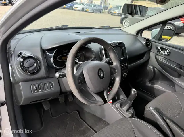 Renault Clio view 11