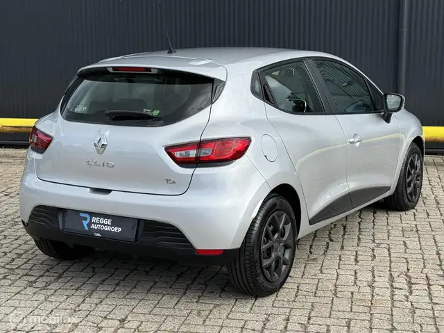 Renault Clio view 3