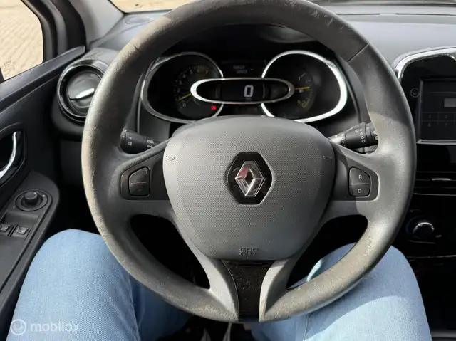 Renault Clio view 12