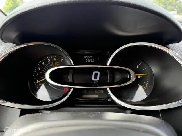 Renault Clio view 15
