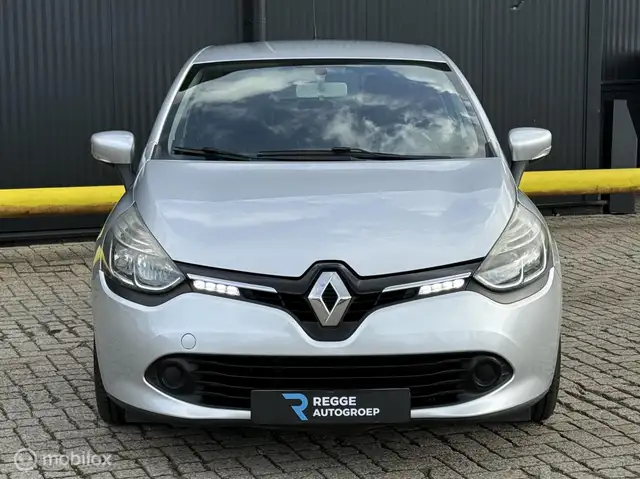 Renault Clio view 5