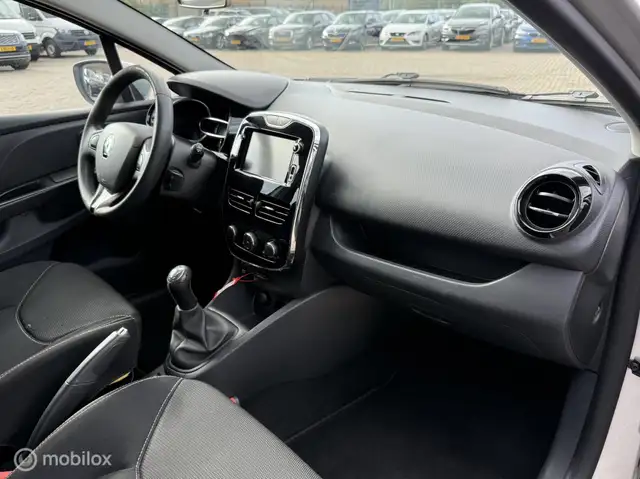 Renault Clio view 13