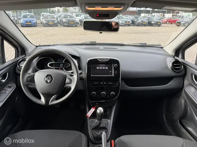 Renault Clio view 2
