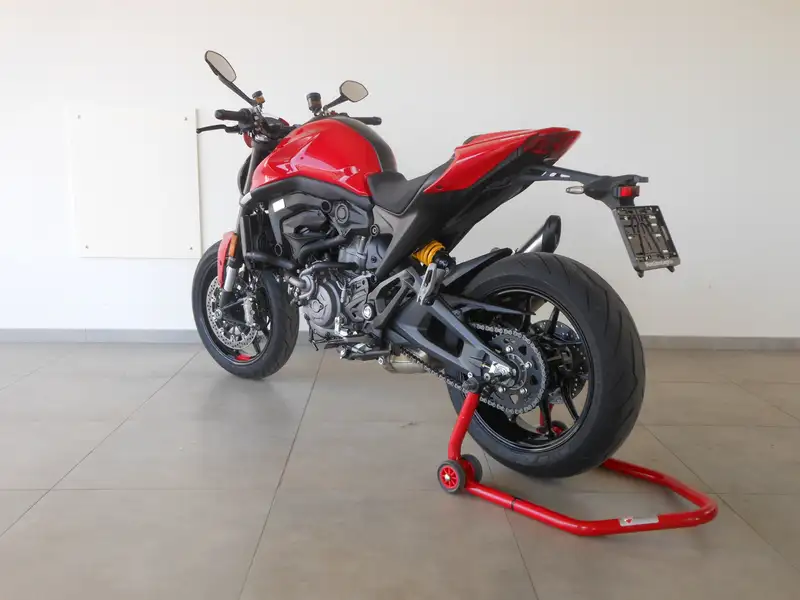 Ducati Monster 937 - foto 5