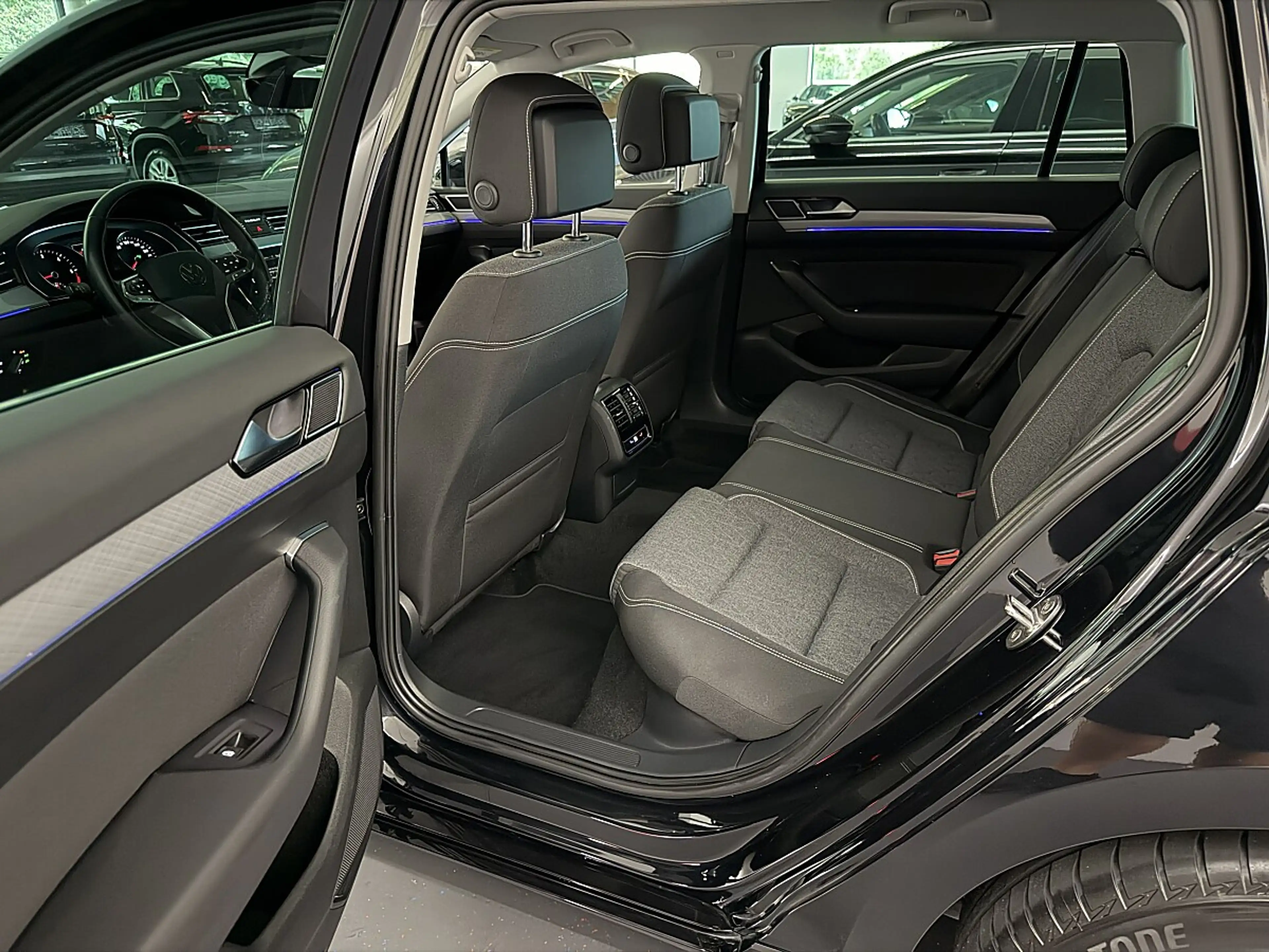 Volkswagen Passat Variant 2,0TDI DSG *Matrix LED*NAVI*ACC*Sitzheizung*Get... — photo 13