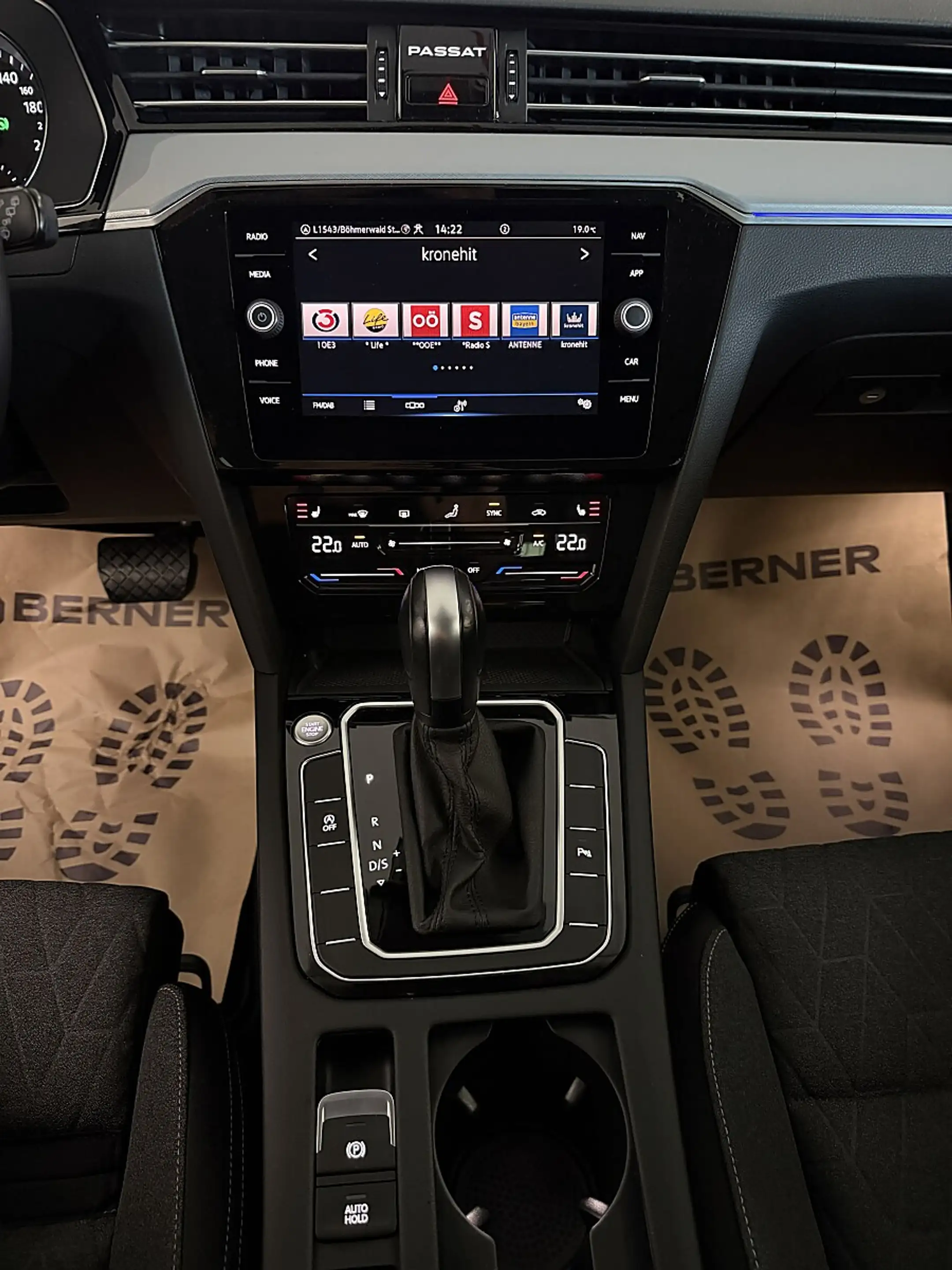 Volkswagen Passat Variant 2,0TDI DSG *Matrix LED*NAVI*ACC*Sitzheizung*Get... — photo 8