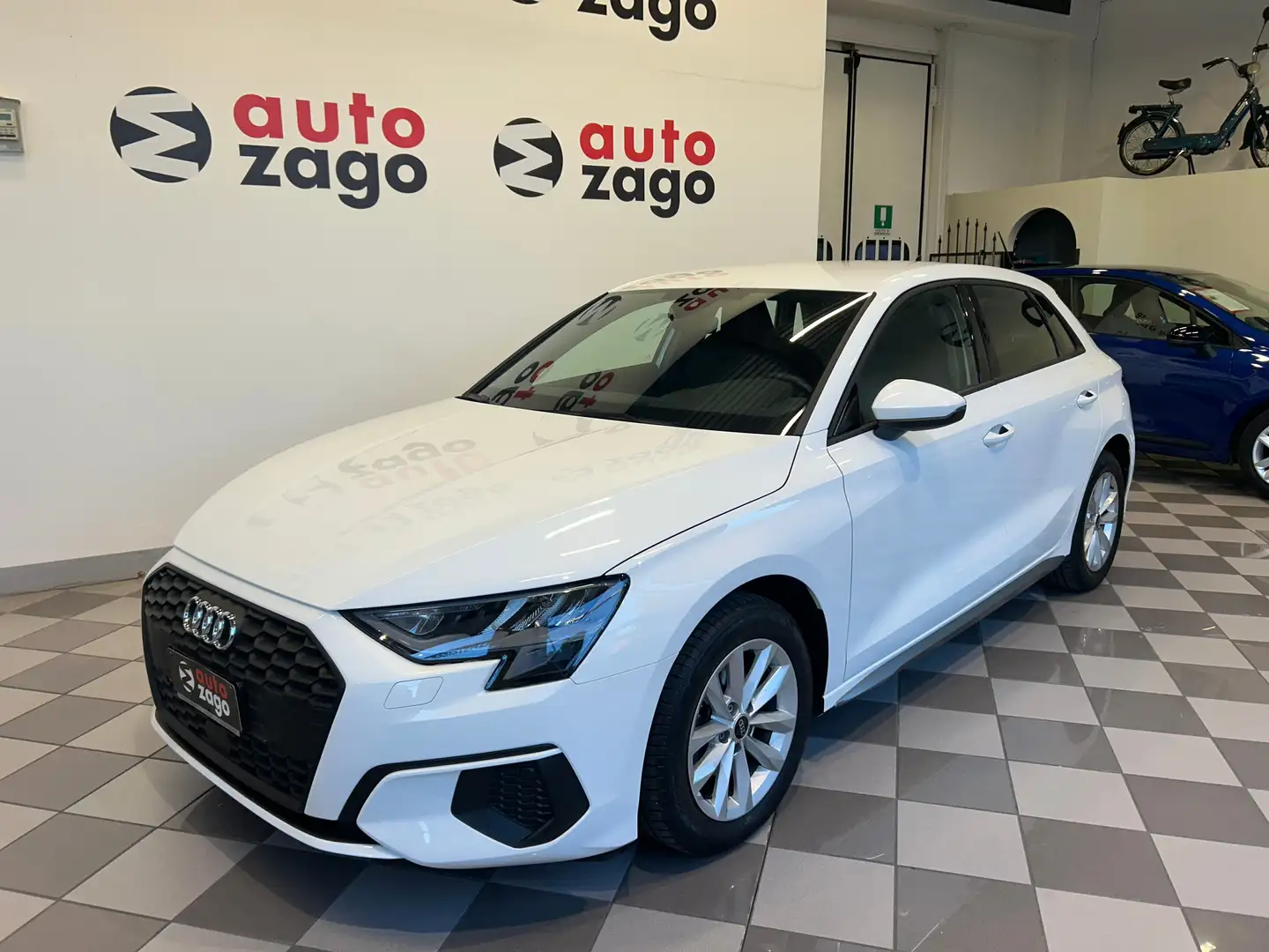 Audi A3 Sportback 35 1.5 Tfsi 150cv Sport Bianco - 1