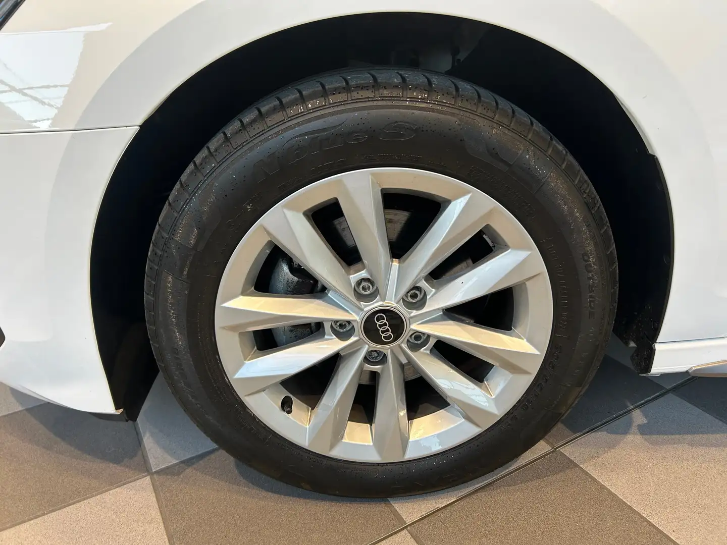 Audi A3 Sportback 35 1.5 Tfsi 150cv Sport Bianco - 2