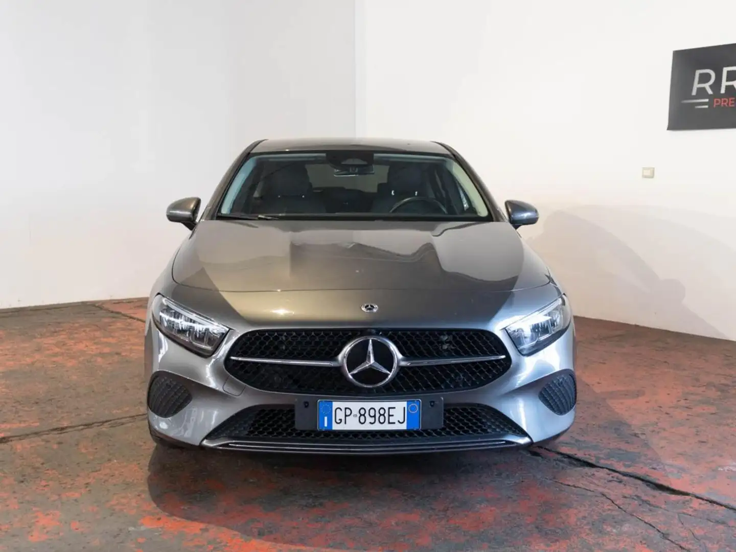 Mercedes-Benz 180 Sport Gris - 2