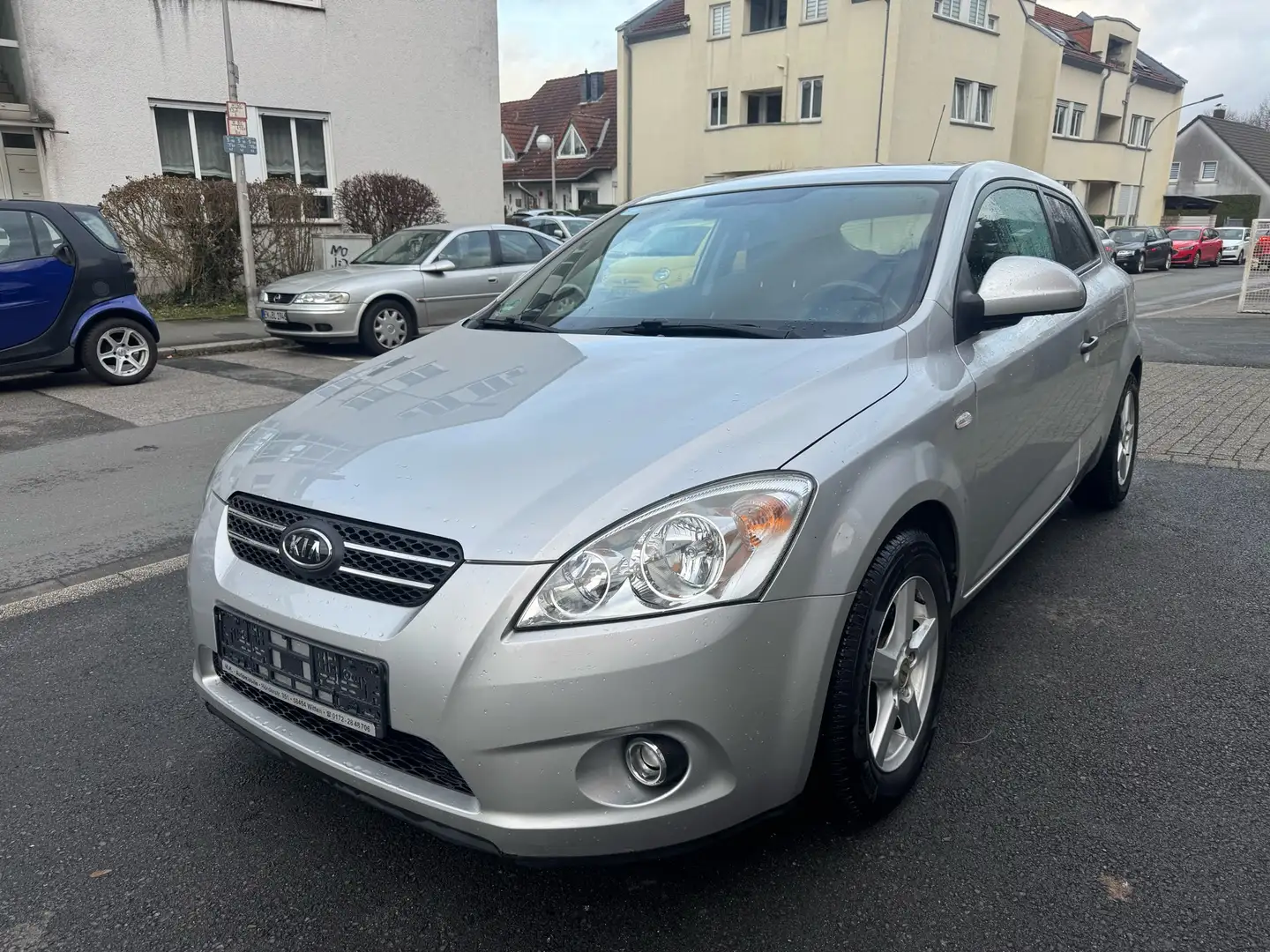 Kia Ceed / cee'd LX 1.Hand Klimaautomatik Sitzheizung Top Zustand Grau - 1