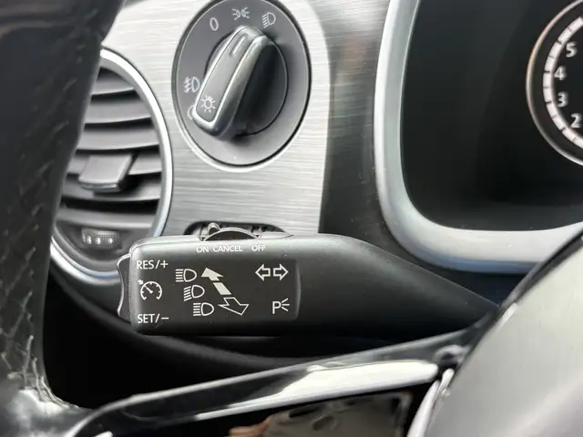 Volkswagen Beetle view 22