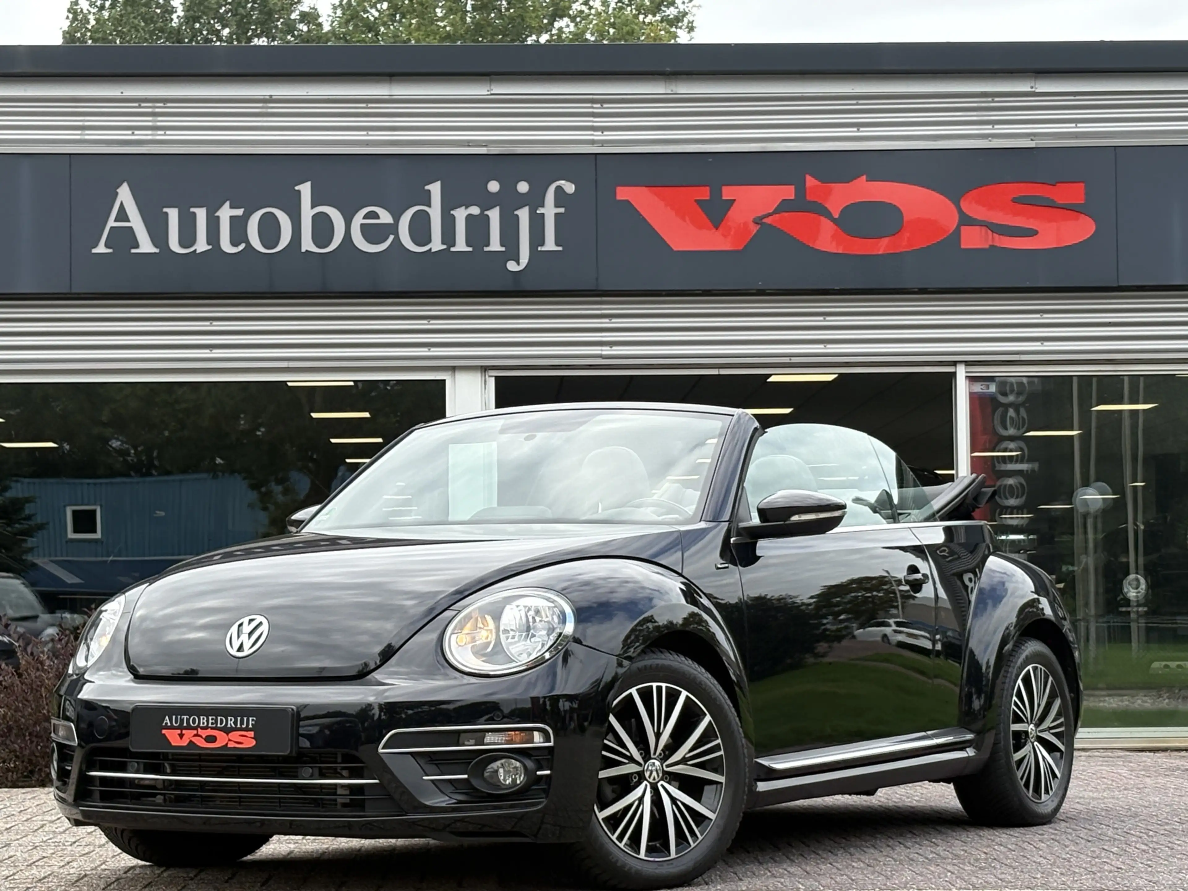 Volkswagen Beetle Cabriolet 1.2 TSI Exclusive Series | Camera | Navi
