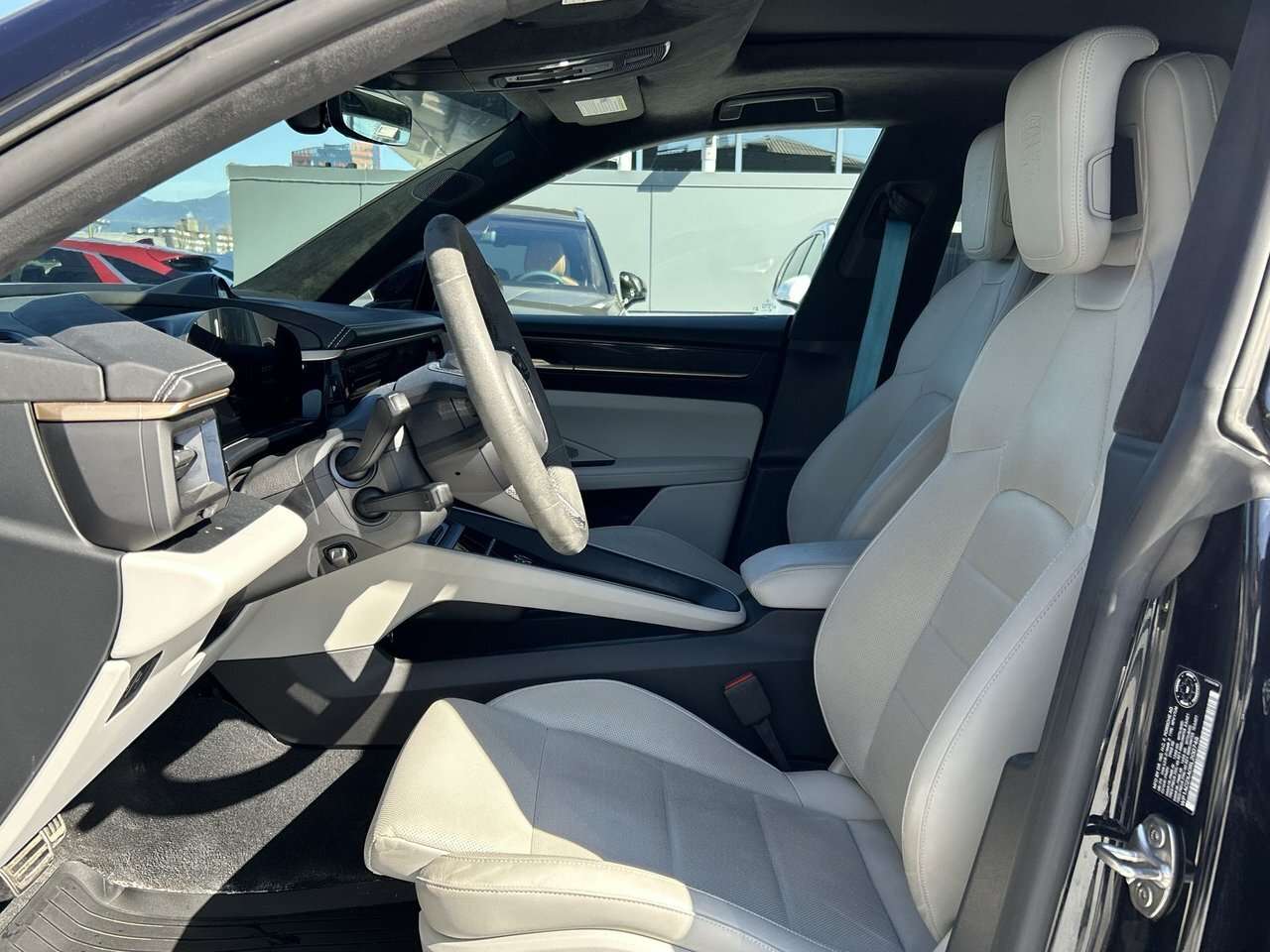 2024 Porsche Macan Electric Turbo ** Loaded, Turbo EV ** / thumb 19
