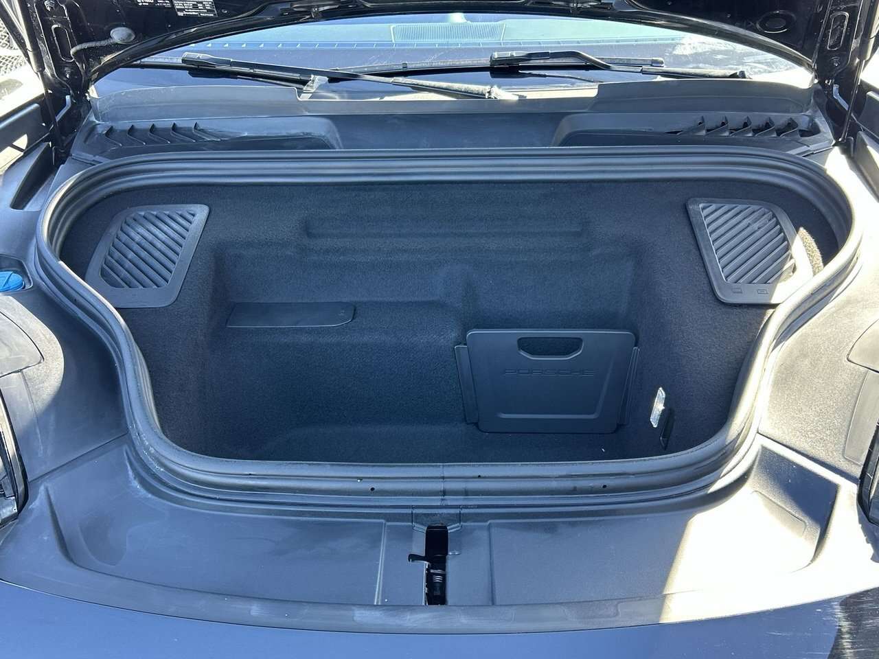 2024 Porsche Macan Electric Turbo ** Loaded, Turbo EV ** / thumb 34