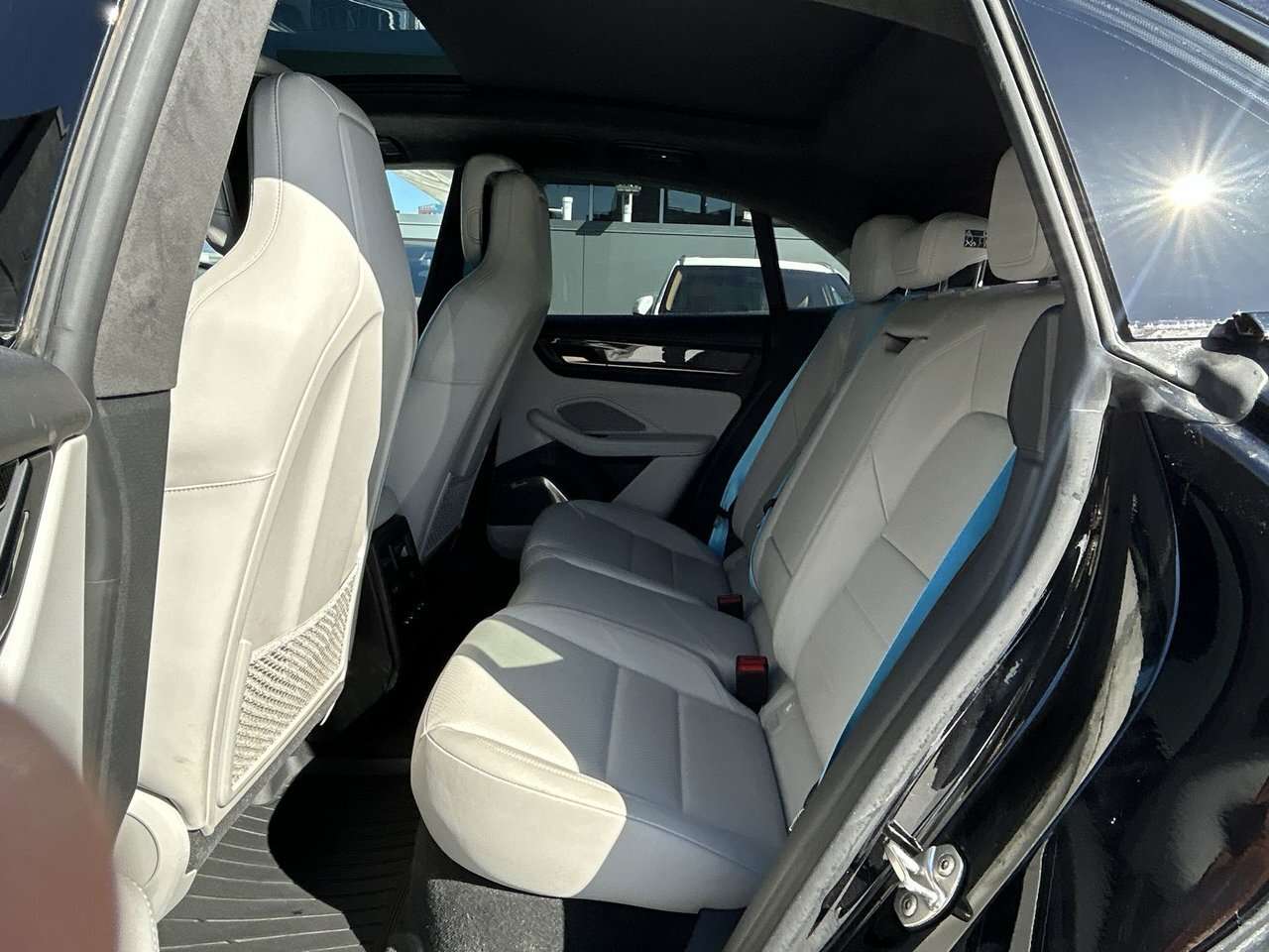 2024 Porsche Macan Electric Turbo ** Loaded, Turbo EV ** / thumb 31